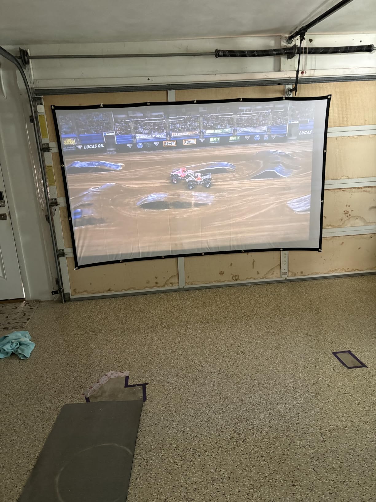 NISOO Mini Projector with WiFi and Bluetooth, 1080P Outdoor Movie Projector customer photo 1