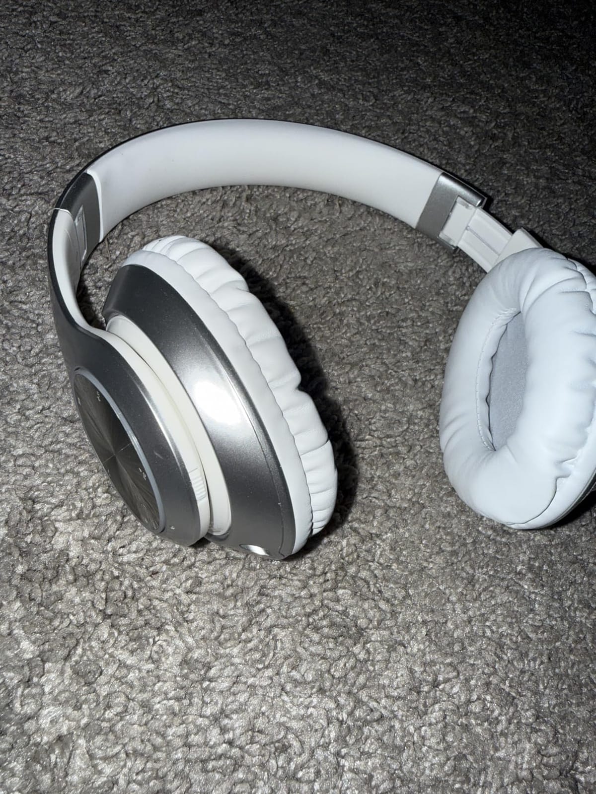Bluetooth Headphones Over Ear, 60 Hours Playtime Foldable Headphones Wireless Bluetooth Hi-Fi Stereo Deep Bass with 6 EQ Modes, Adjustable Lightweight Headset with Microphone, FM, SD/TF for Adults customer photo 1