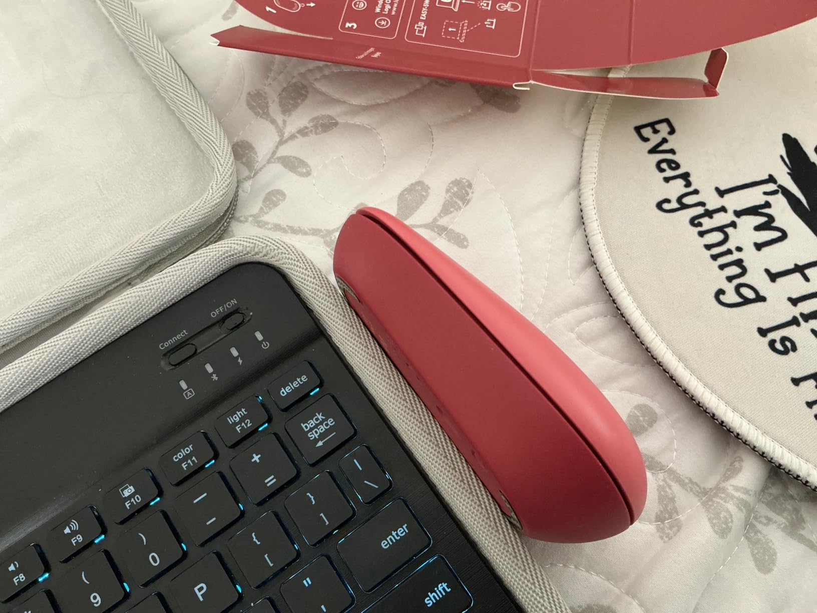 Logitech POP Mouse Compact and Portable Wireless - Heartbreaker Rose customer photo 1