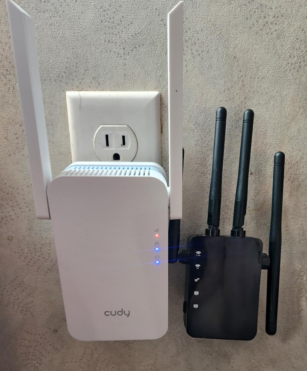 Cudy AC1200 Wi-Fi Range Extender, Wall Plug, WPS, Mesh, RE1200 customer photo 1