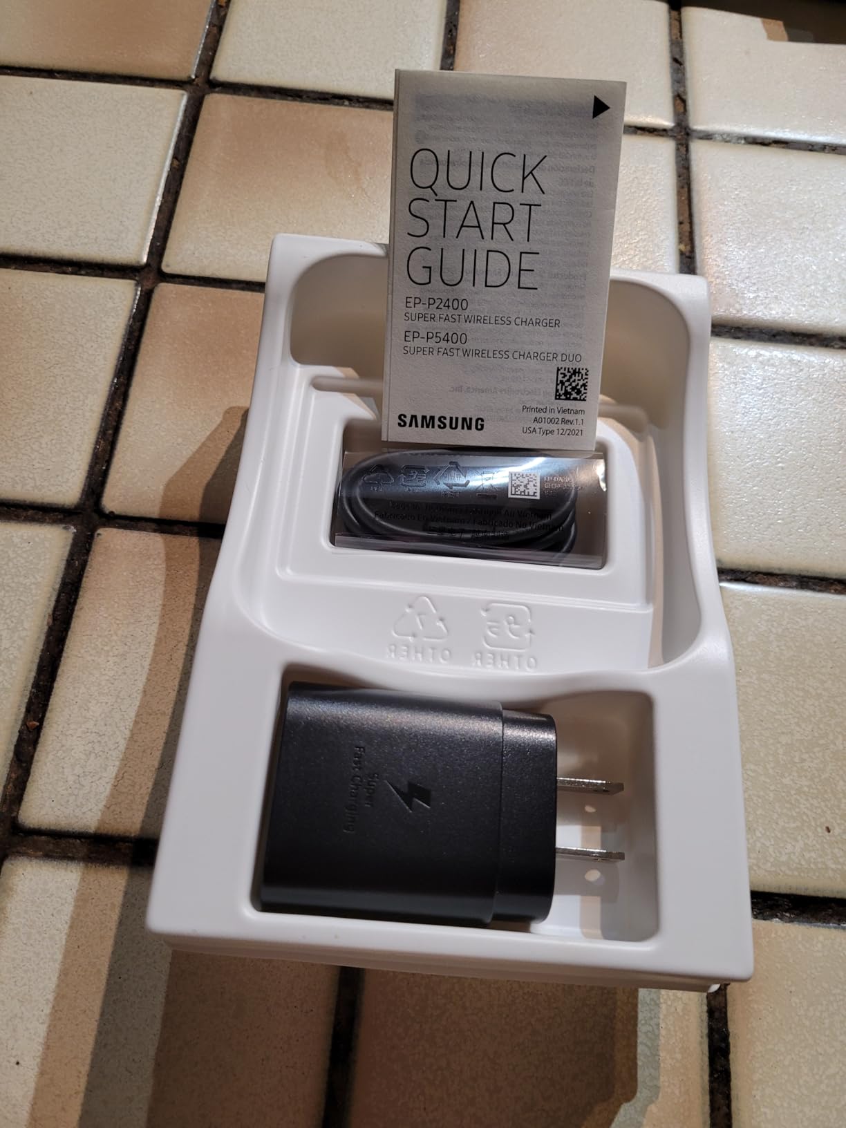 Samsung 15W Wireless Charger Single, Cordless Super Fast Charging Pad customer photo 2
