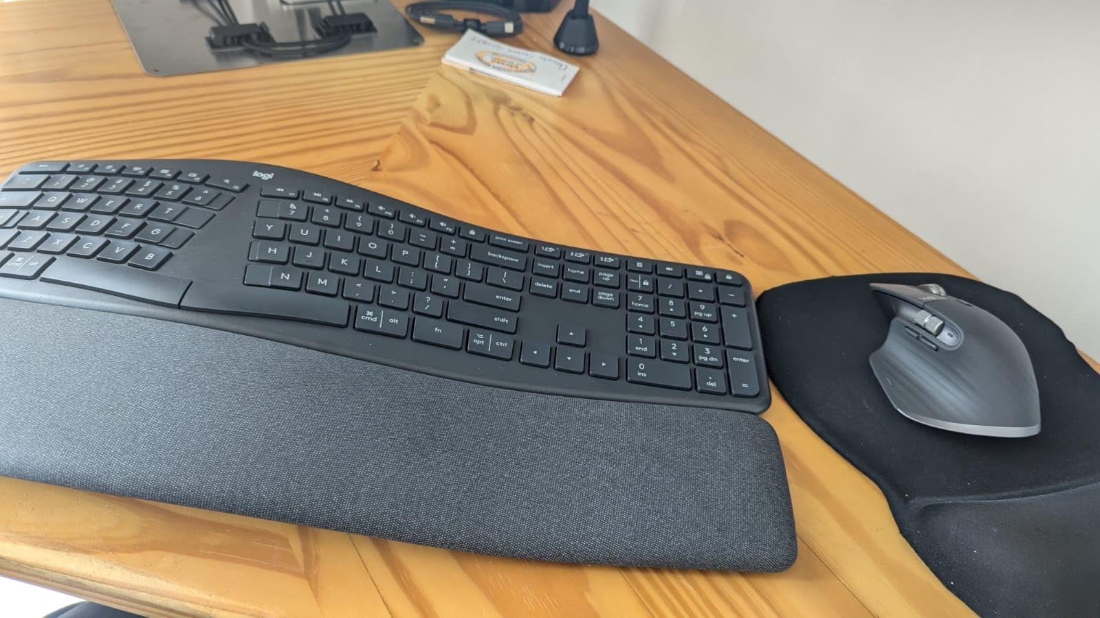 Logitech MX Master 3S Performance Wireless Mouse - Graphite With Bolt Receiver customer photo 2