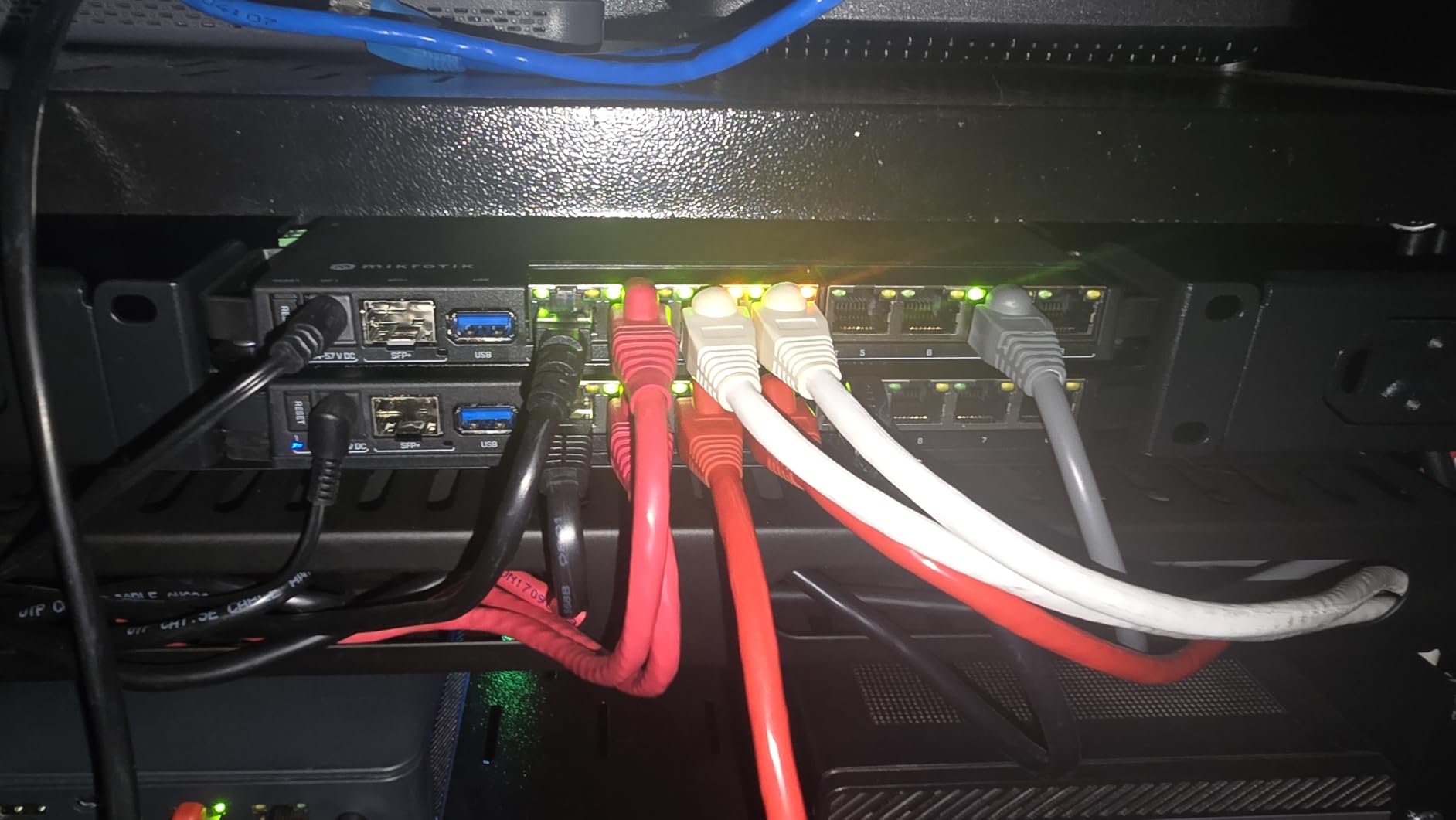 MikroTik RB5009UPr+S+in 1.4GHz 1GB 7xGb 1x2.5Gb 1xSFP+ customer photo 2