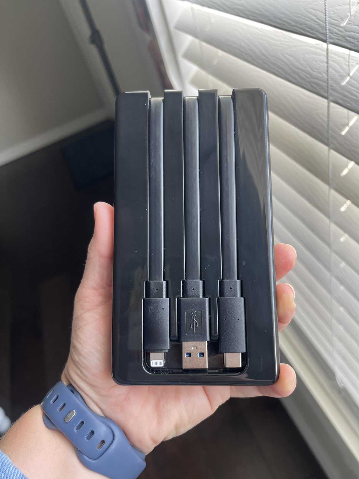 2TB External Hard Drive for iPhone & iPad,MacBook,Windows Computer,USB C Android Phones:Photo Stick USB Flash Drive for iPhone 17/16/ 15/14/13/12 to Backup Photo| Video | Music| File(MFi Certified) customer photo 2