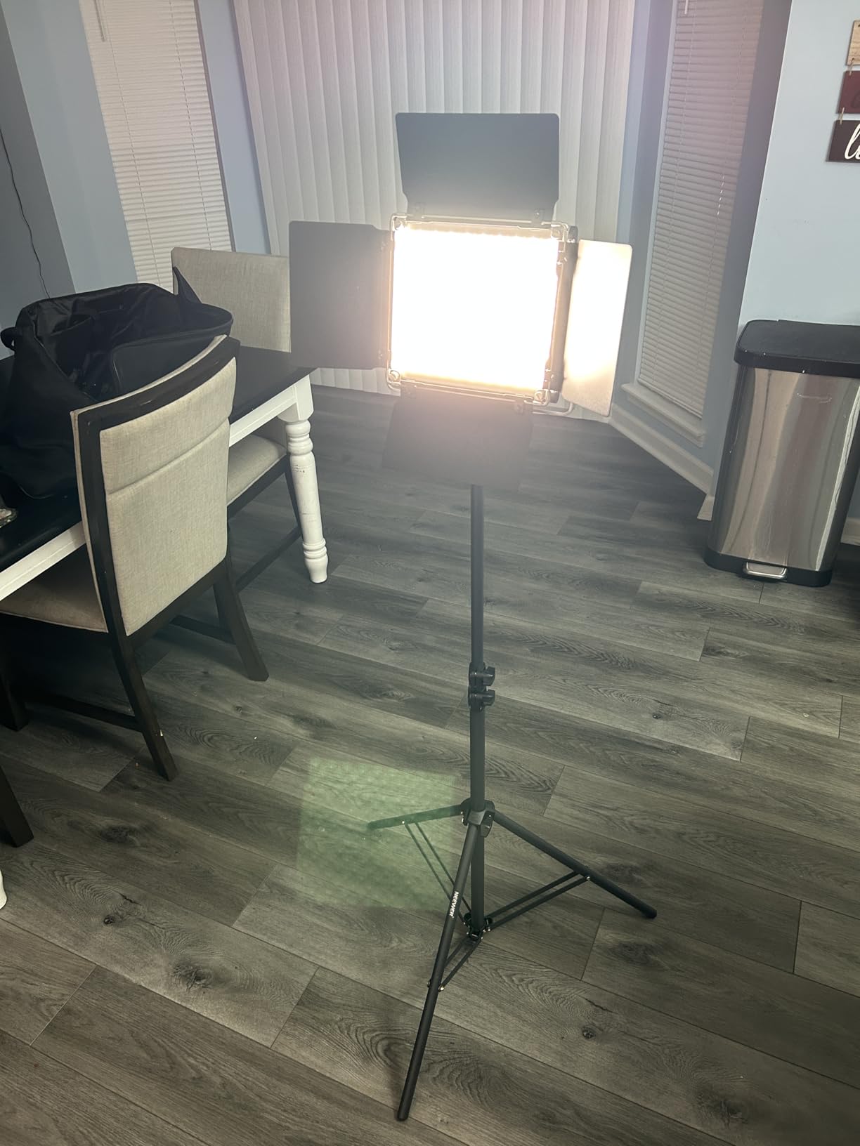 NEEWER Upgraded 660 PRO II RGB LED Video Light w App Control Tripod Stand | 2 Pack Kit, 50W, 1% Min Dimming, CRI97+, 3200K-5600K, for Game Streaming YouTube Studio, Bluetooth customer photo 2