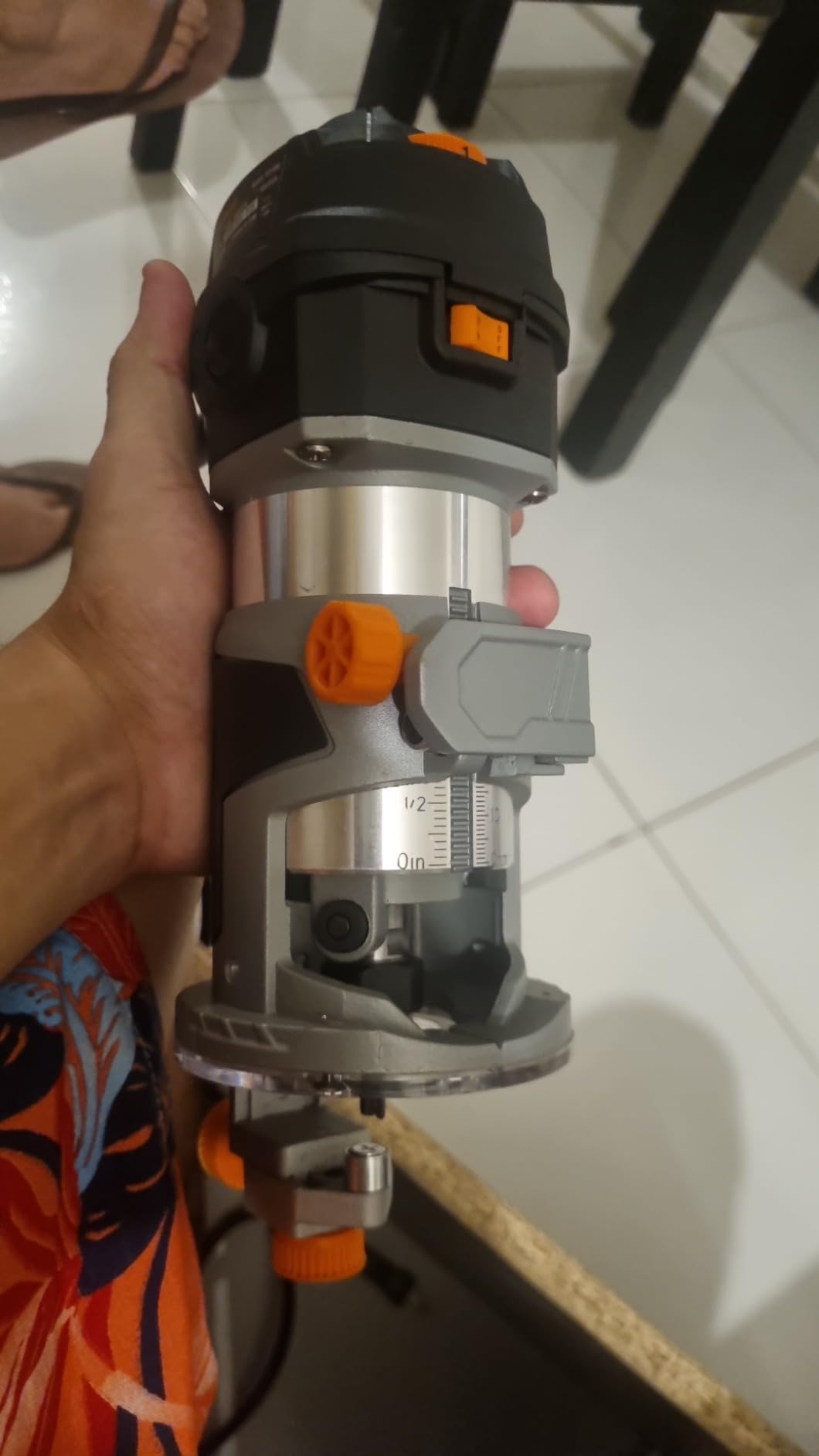 WEN RT1460 6-Amp Handheld 1/4-Inch Variable Speed Laminate Trim Router for Woodworking customer photo 1