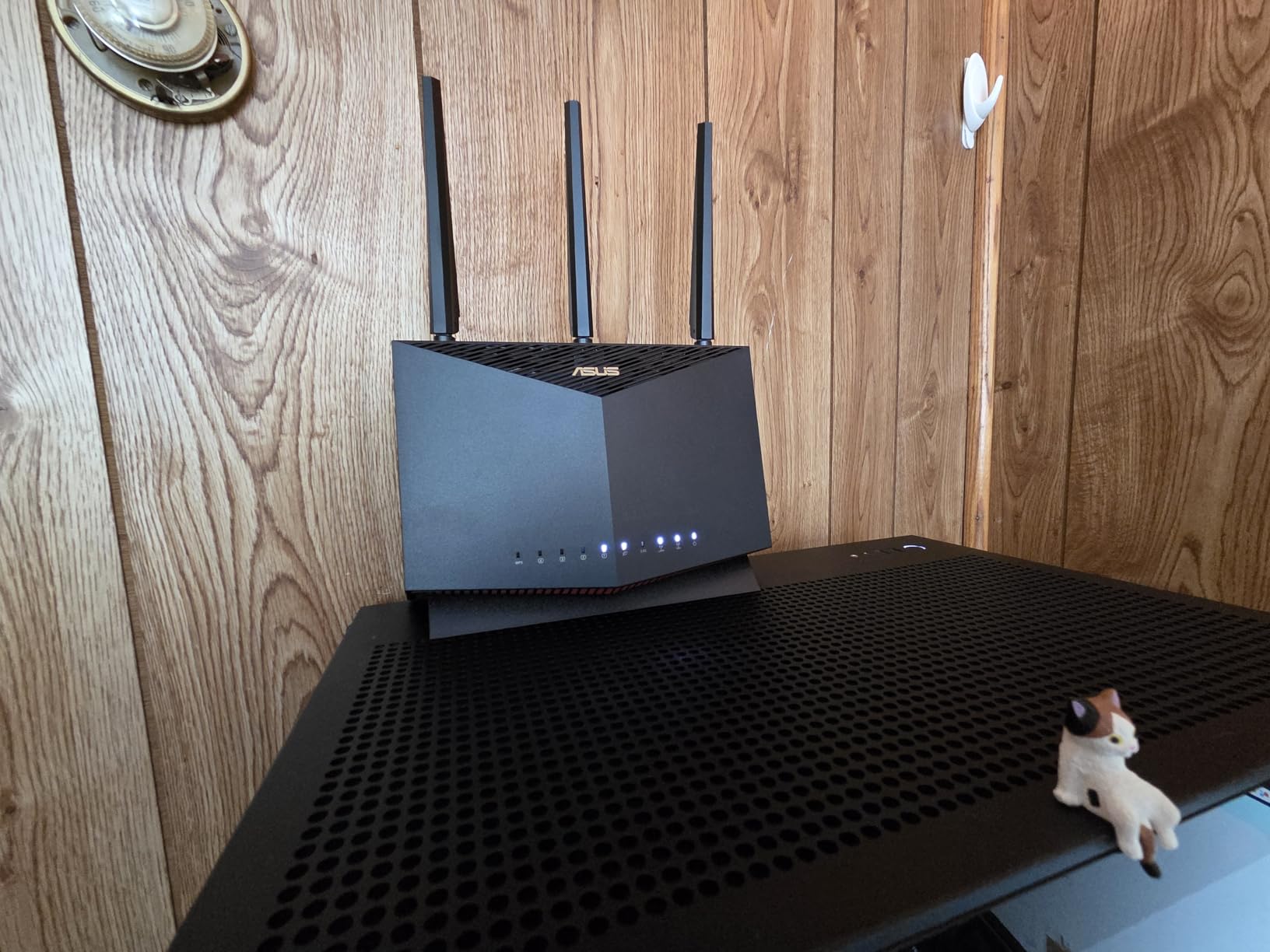 ASUS RT-AX86U Pro (AX5700) Dual Band WiFi 6 Extendable Gaming Router, 2.5G Port, Gaming Port, Mobile Game Mode, Port Forwarding, Subscription-Free Network Security, VPN, AiMesh Compatible customer photo 1