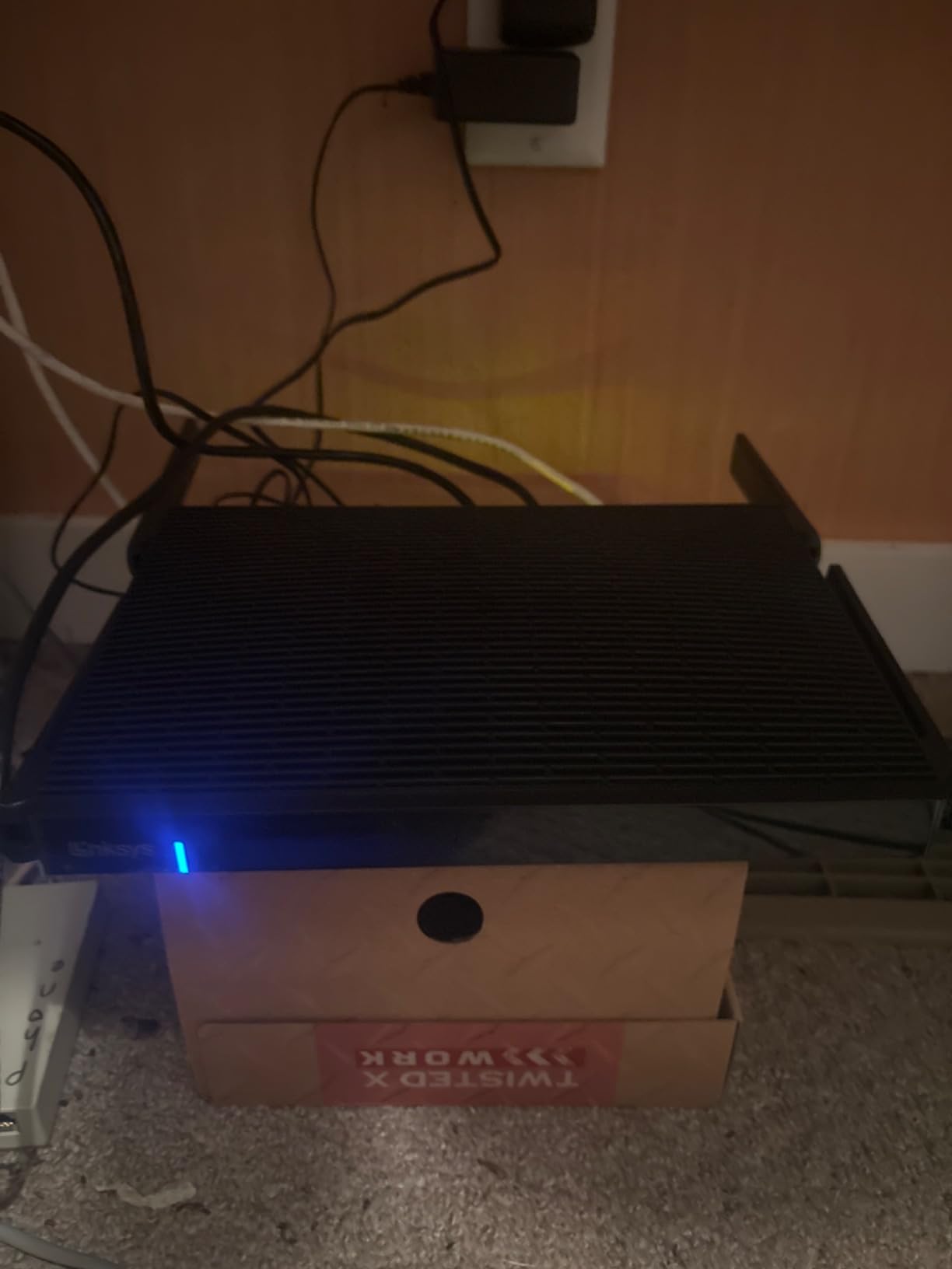 Linksys WiFi Mesh 6E Tri-Band Router - Fast and Reliable Speeds, 50+ Devices, 2,500 Sq Ft Coverage (2021 Release) customer photo 2