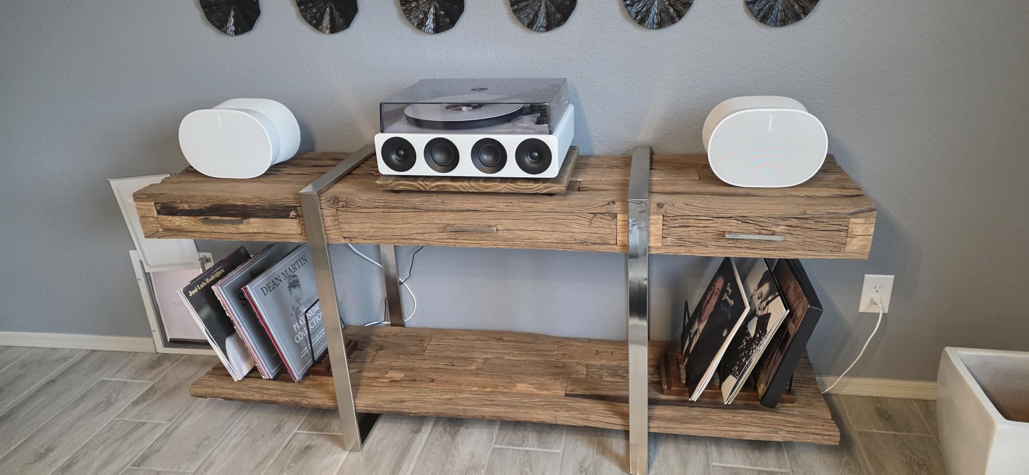 Sonos Era 300 Wireless Smart Speaker with Dolby Atmos - White customer photo 2