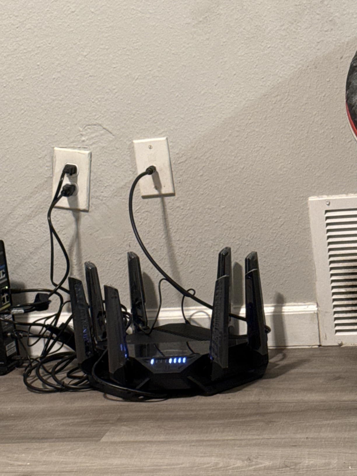 ASUS RT-BE96U WiFi 7 Router - Tri-Band, 19 Gbps, x2 10G WAN, Mesh customer photo 1