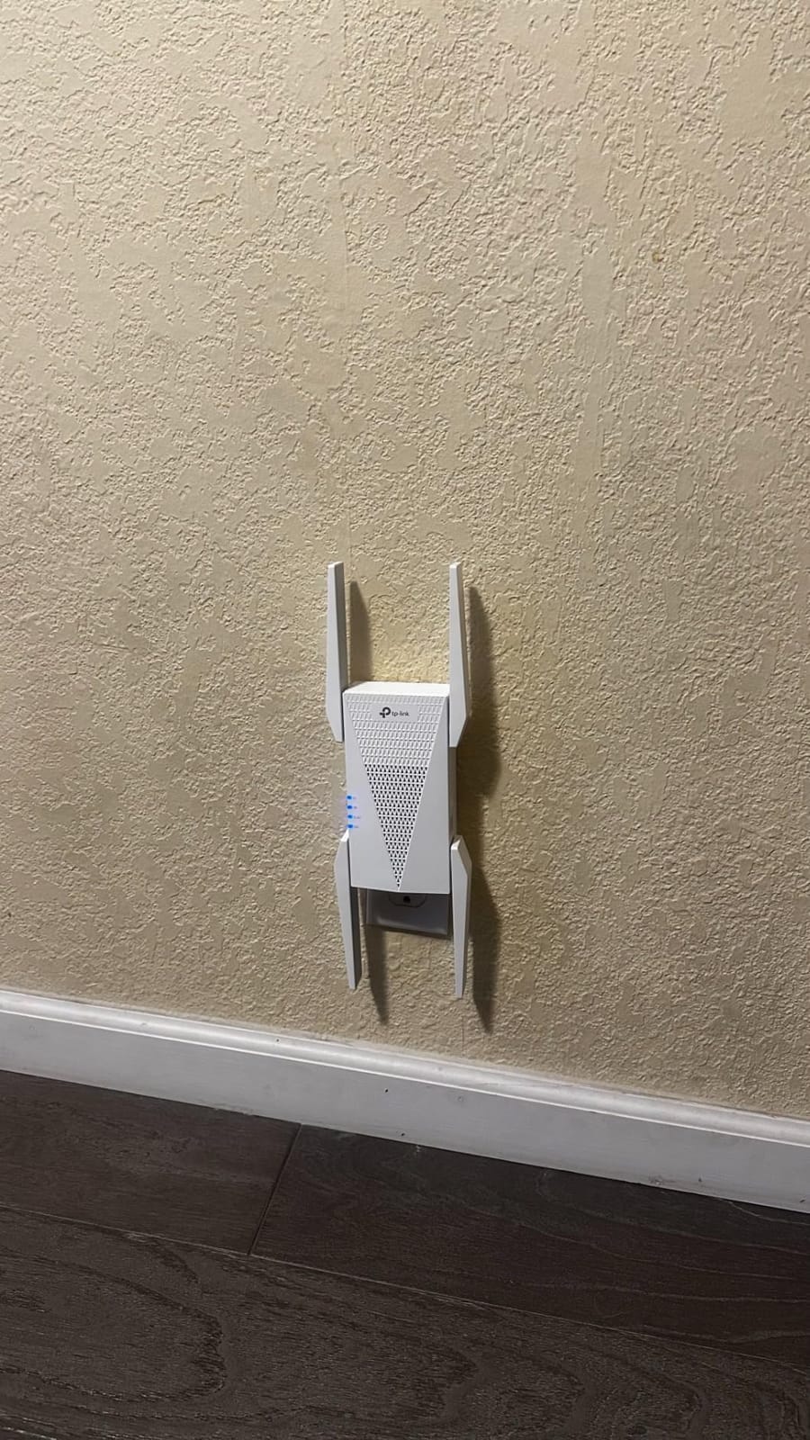 TP-Link RE815X AX5400 WiFi 6 Range Extender w/Ethernet Port | 5.4 Gbps Tri-Band Wireless Repeater Amplifier | Up to 2800 Sq. Ft., 96 Devices | Internet Signal Booster | 160 MHz | APP Setup | OneMesh customer photo 1