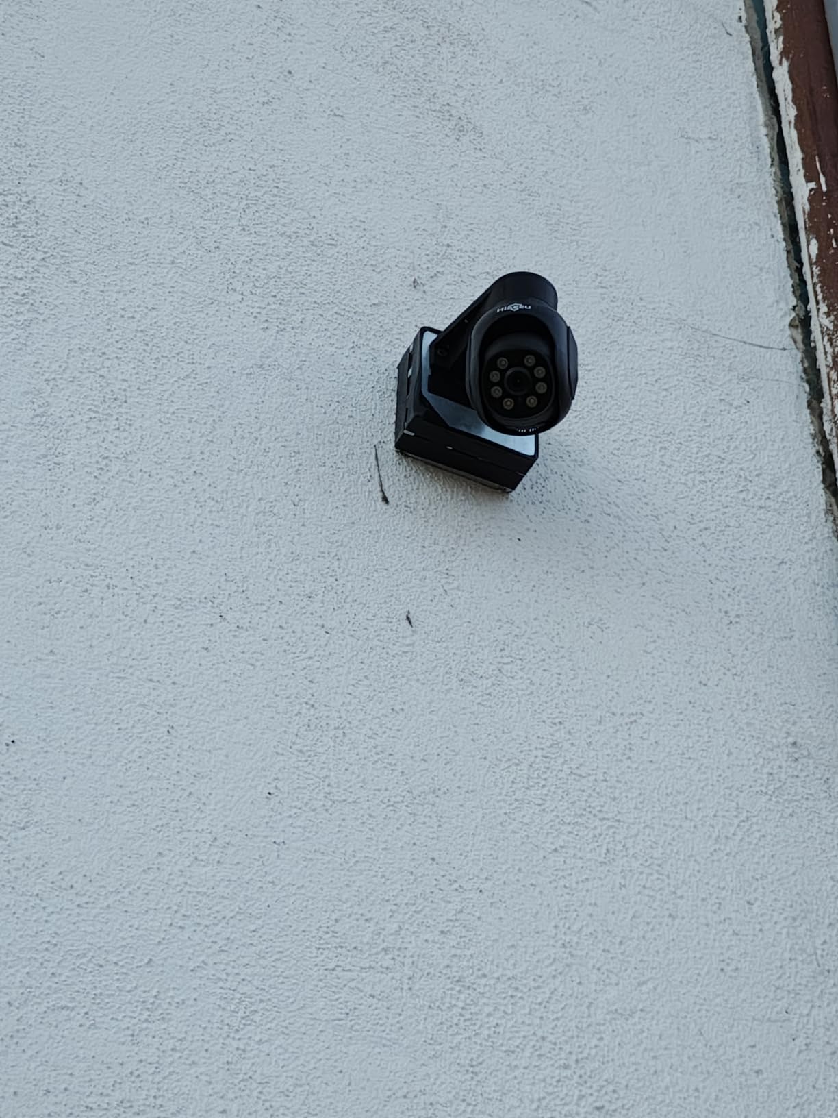 Hiseeu Wireless Security Camera System, 5MP 4 Cam-Kit, 15