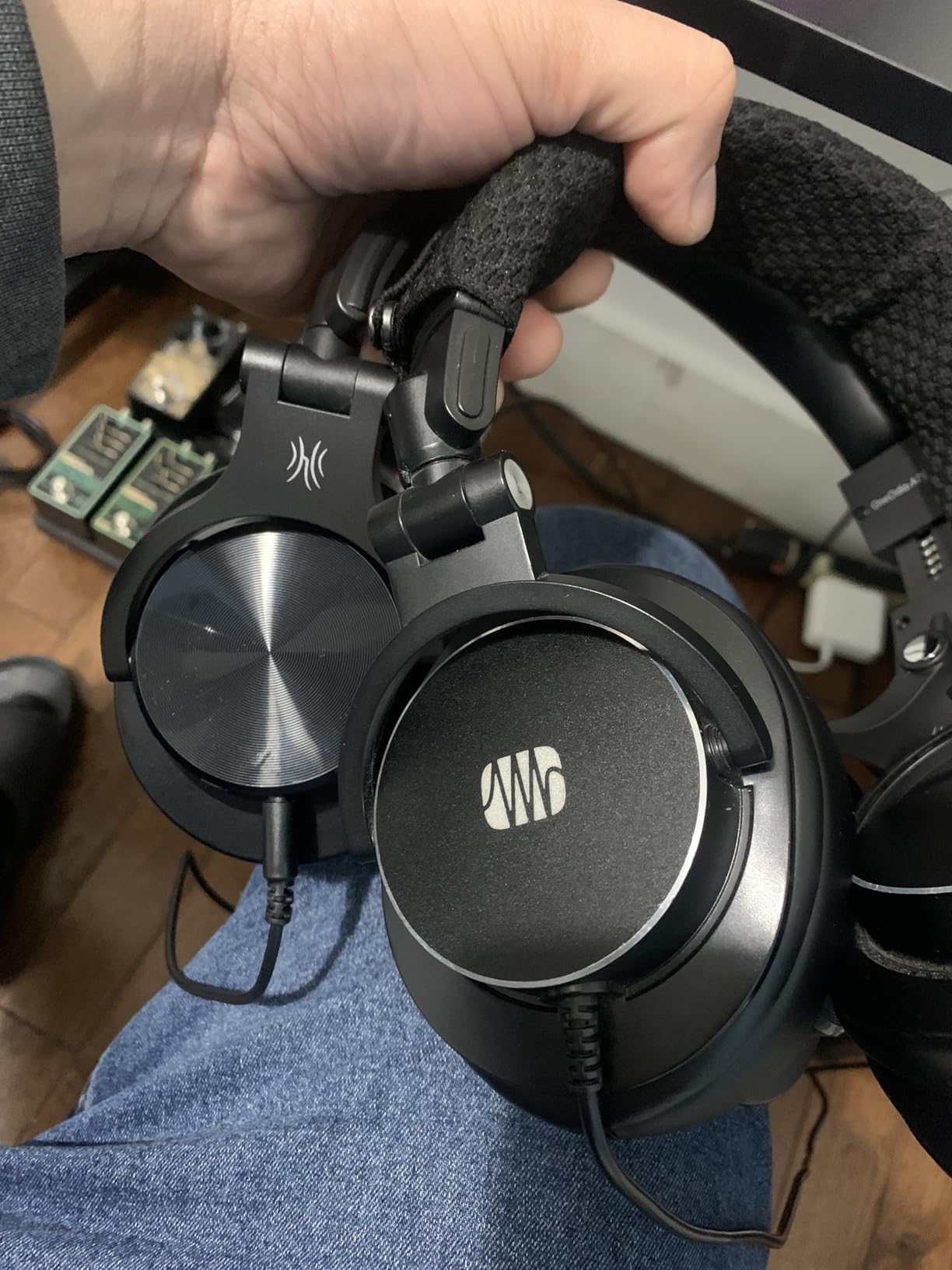 OneOdio A70 Bluetooth Over-Ear Headphones, Hi-Res Wired DJ Studio customer photo 2