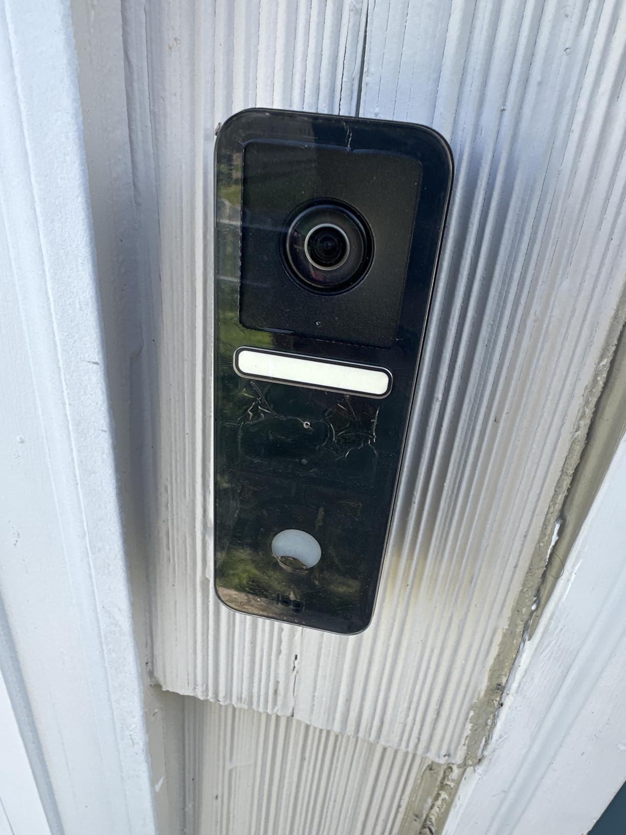 Logitech Circle View Apple HomeKit- Enabled Wired Doorbell TrueView Video, Face Recognition, Color Night Vision, and Head-to-Toe HD Video - Black (Renewed) customer photo 1