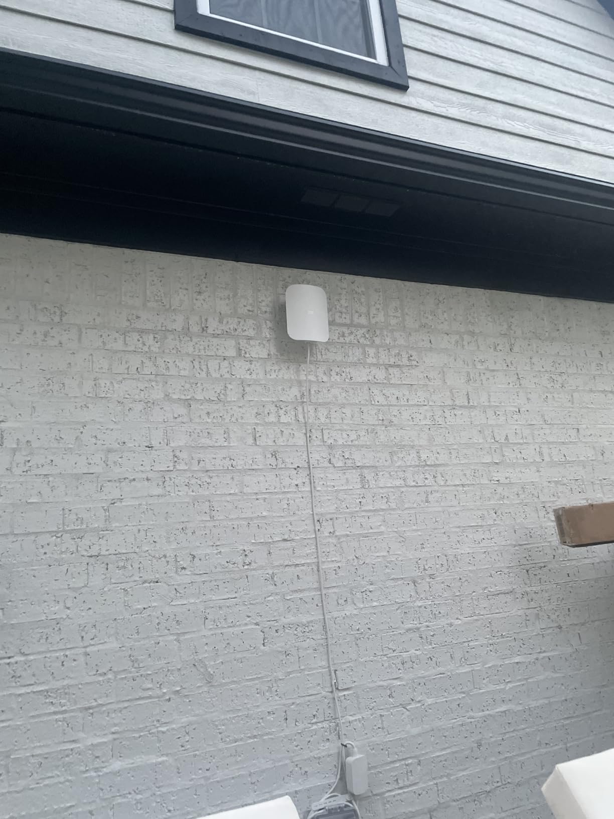 Amazon eero Outdoor 7 dual-band mesh wifi router (newest model), Weatherproof rating of IP66, Coverage up to 15,000 sq. ft. outdoors, 1-pack customer photo 2