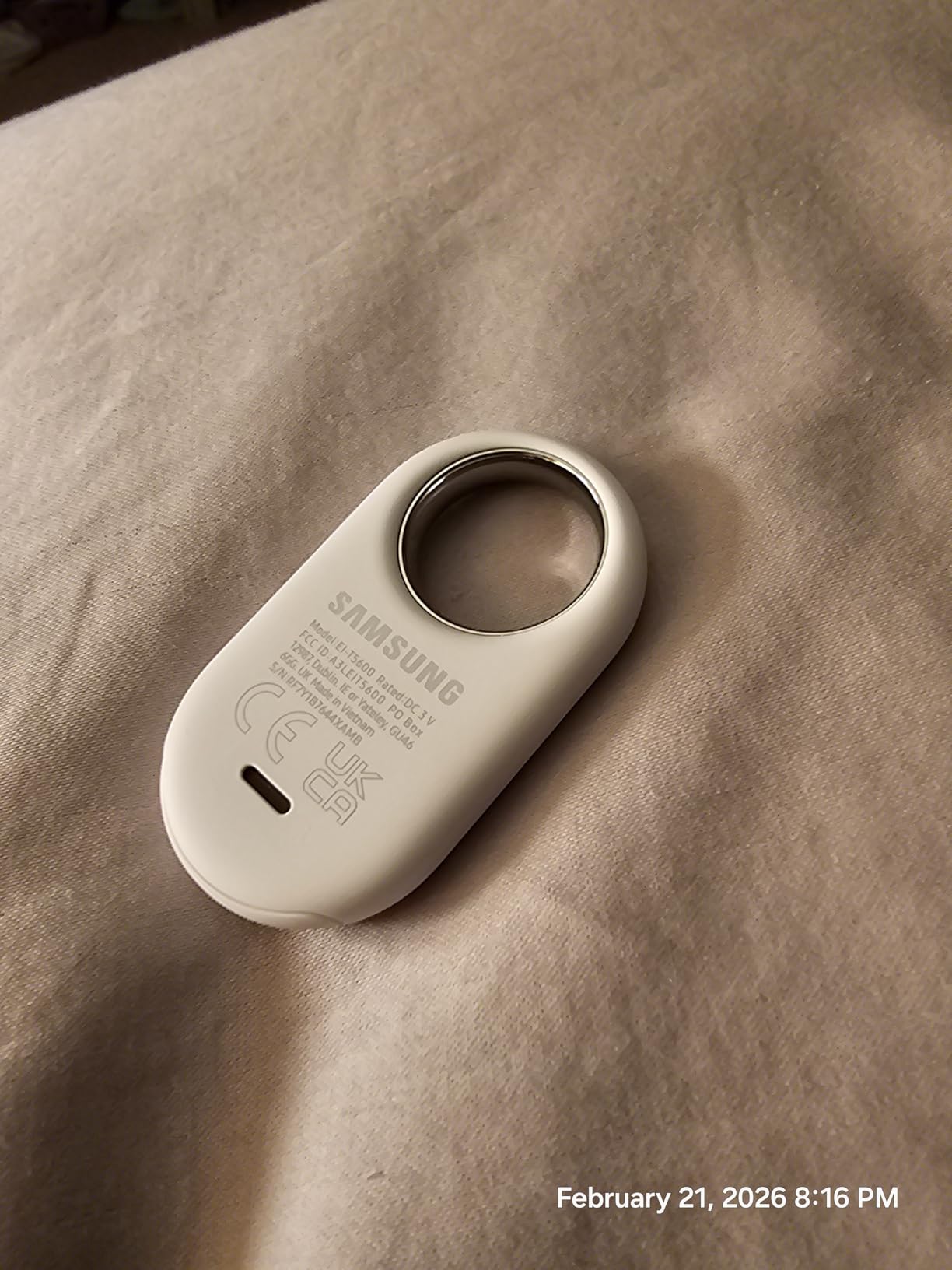 Samsung SmartTag2 (2023) Bluetooth + UWB, IP67 Water and Dust Resistant, Findable via App, 1.5 Year Battery Life - White customer photo 1