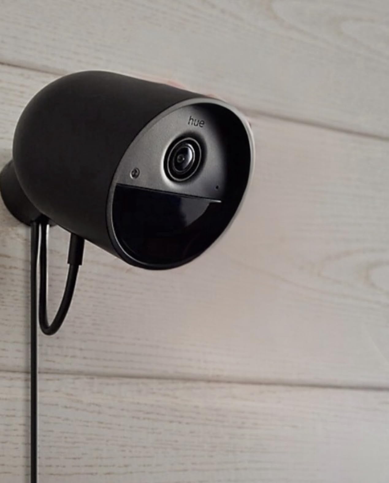 Philips Hue Secure Wired Smart Home Security Camera, Black, 1 Pack, 1080P HD, Night Vision Camera, Motion Detection Home Security System, Two-Way Talk, Indoor/Outdoor, Weatherproof, Works with Hue App customer photo 1