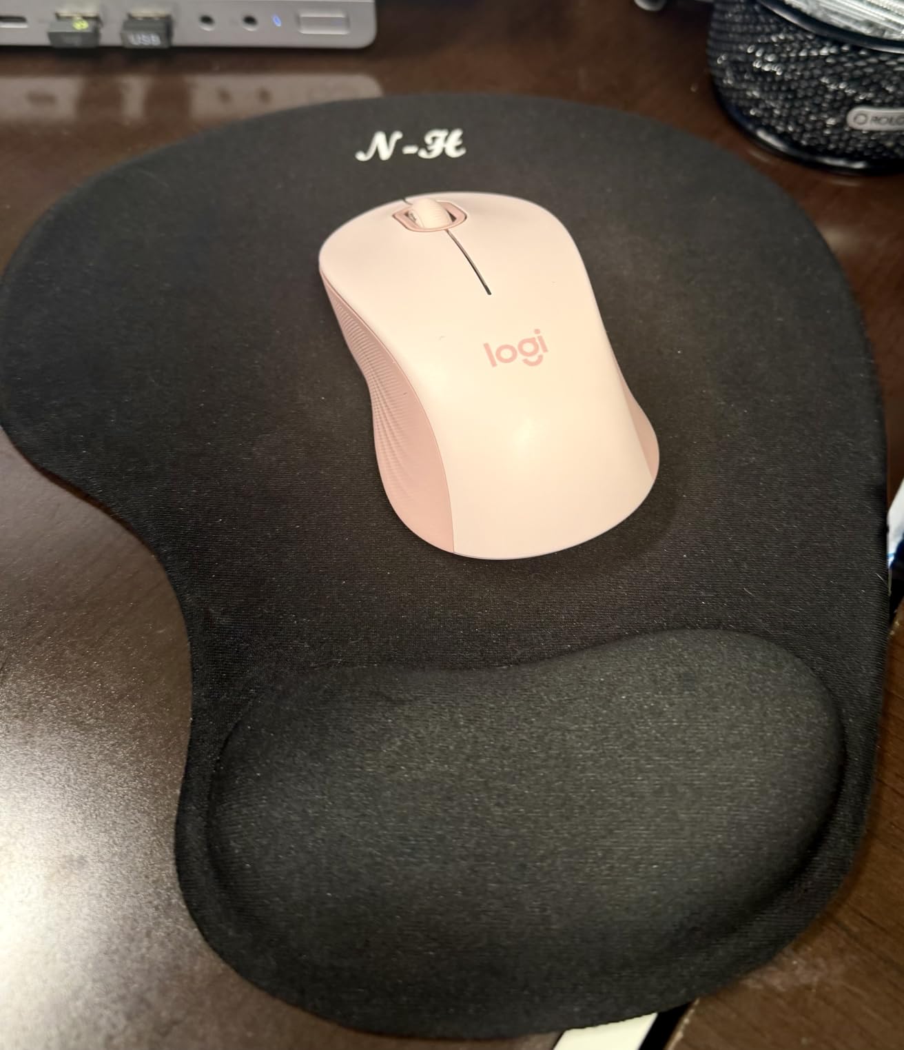 Logitech Signature M550 Wireless Mouse Small to Medium Sized Hands - Black customer photo 2