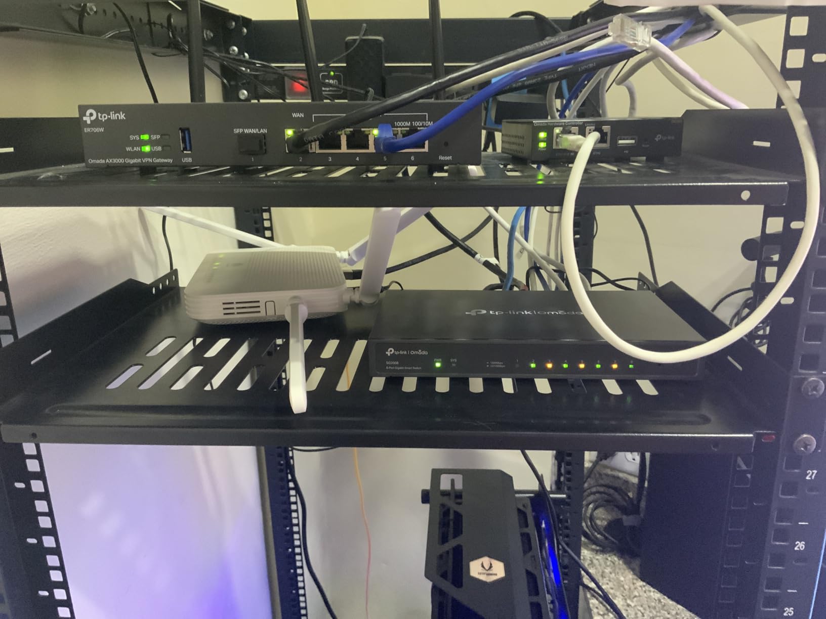 Omada ER706W, Gigabit AX3000 WiFi 6 VPN Router | 1x USB 3.0 Support USB Storage and LTE Backup with LTE dongle, Supports Omada Mesh, Easy Set-up customer photo 1