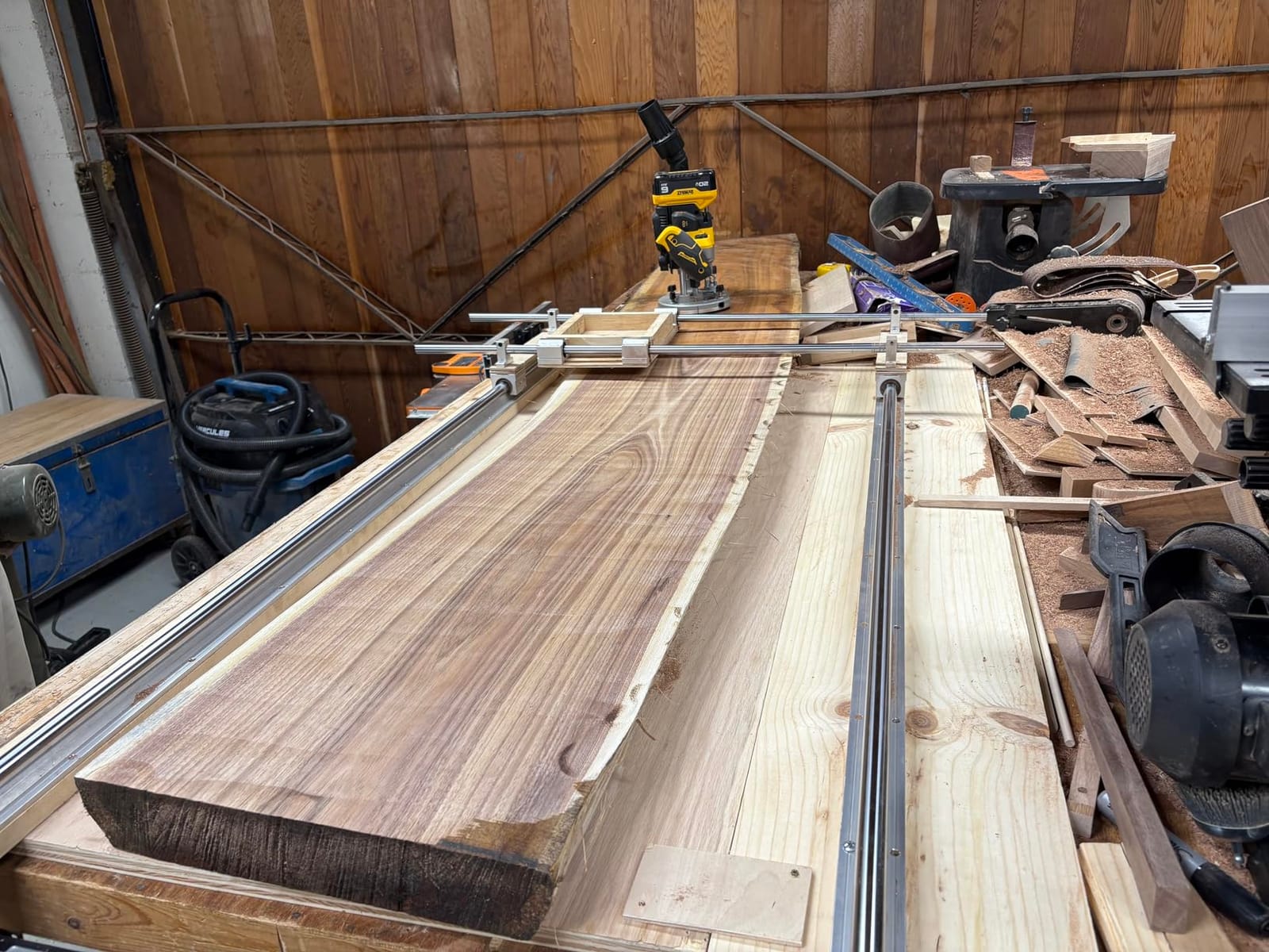 DEWALT 20V MAX XR 2-1/4 Peak HP Plunge Router (Tool Only) (DCW620B) customer photo 2