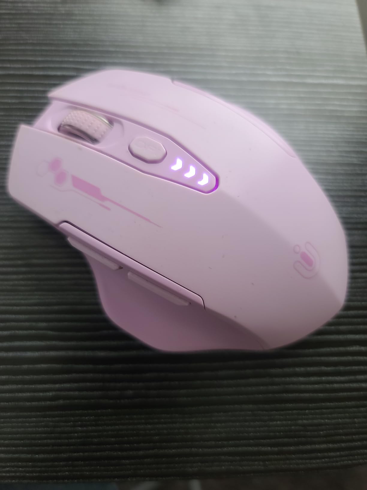 Uineer Bluetooth Mouse, Tri-Mode Wireless, Rechargeable, 3-Device Switch customer photo 1