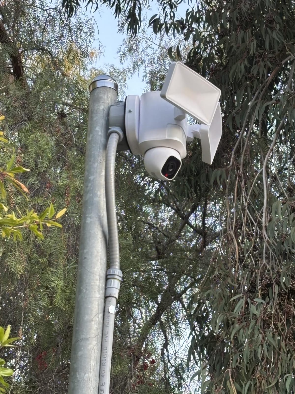 eufy Floodlight Camera E30, 2K, AI Detection & Tracking, Outdoor | 360° Coverage, Pan & Tilt, 2000 Lumens, Built-in Siren, 24/7 Recording, 2.4GHz Wi-Fi, No Monthly Fee customer photo 1