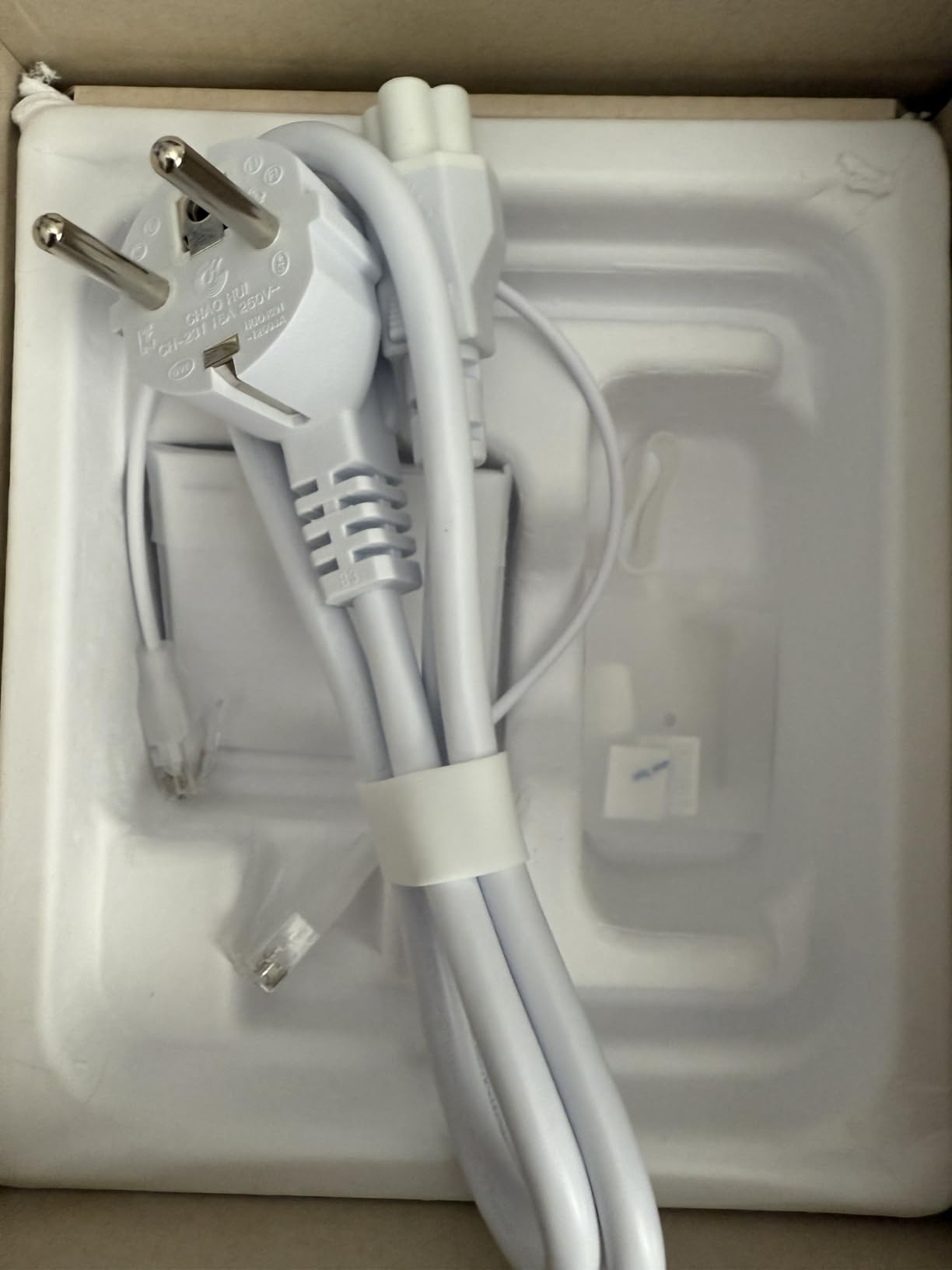 Ubiquiti Cloud Gateway Max - (UCG-Max) (512GB) customer photo 2