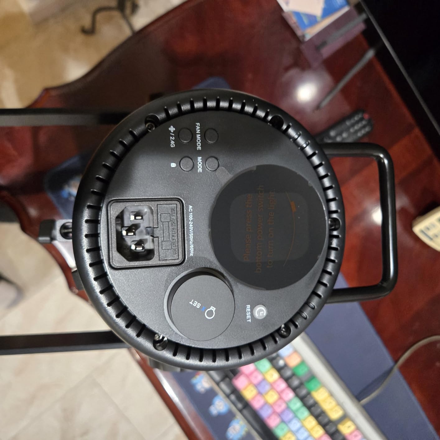 NEEWER CB 300C RGB LED Video Light with Reflector, 300W, APP/2.4G Control, 17 Scenes 29600Lux/1m 2500-7500K CRI97+/TLCI97+ Full Color Bowens COB Continuous Output Lighting Dimmable for Studio Filming customer photo 1