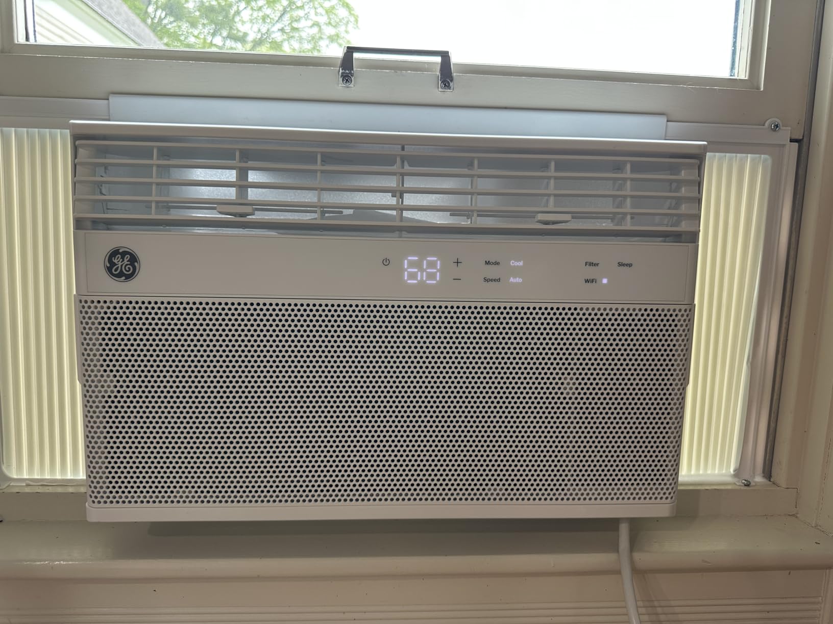 GE 8,000 BTU Smart Window Air Conditioner, Quiet & Energy Efficient Bedroom AC, 350 Sq Ft, Wi-Fi, Alexa/Google, EZ Install Kit, White customer photo 1