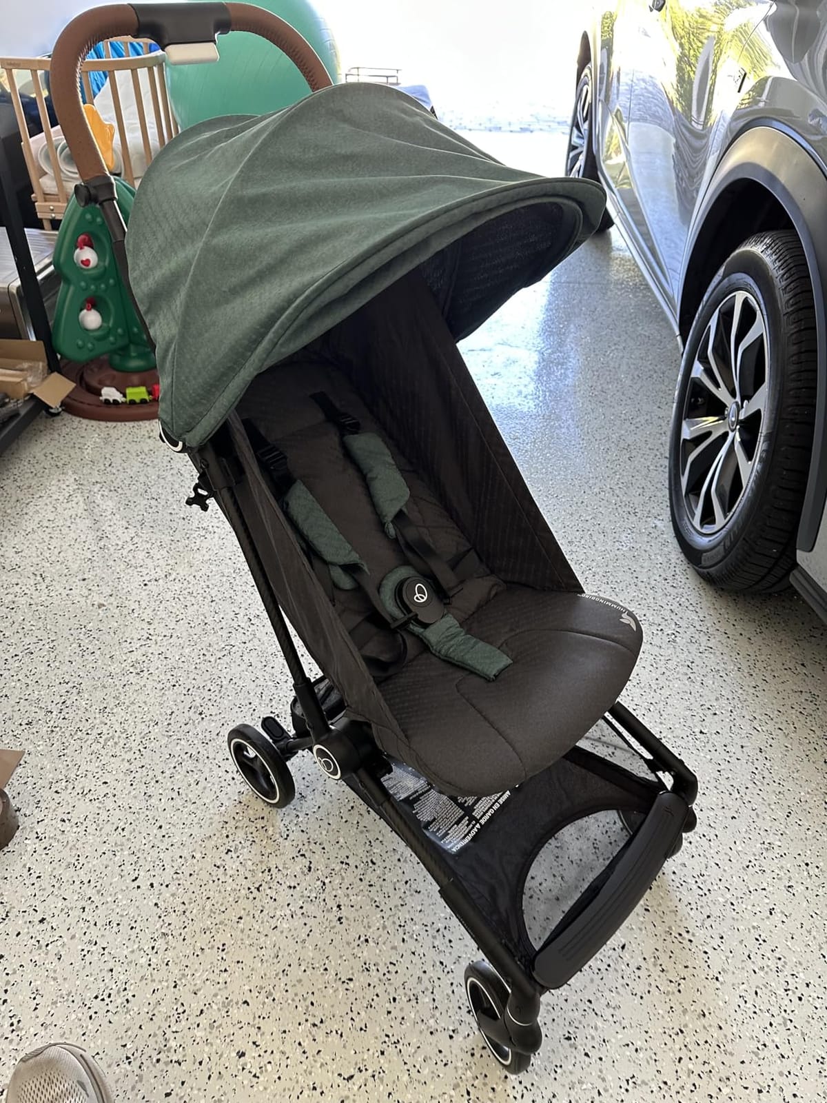 Evenflo Hummingbird Ultra-Lightweight Carbon Fiber Stroller (Crest Gray) | Compact Portable Travel Stroller, One-Hand Fold, Only 9 lbs, Large Storage Basket, UPF 50+ Canopy customer photo 1