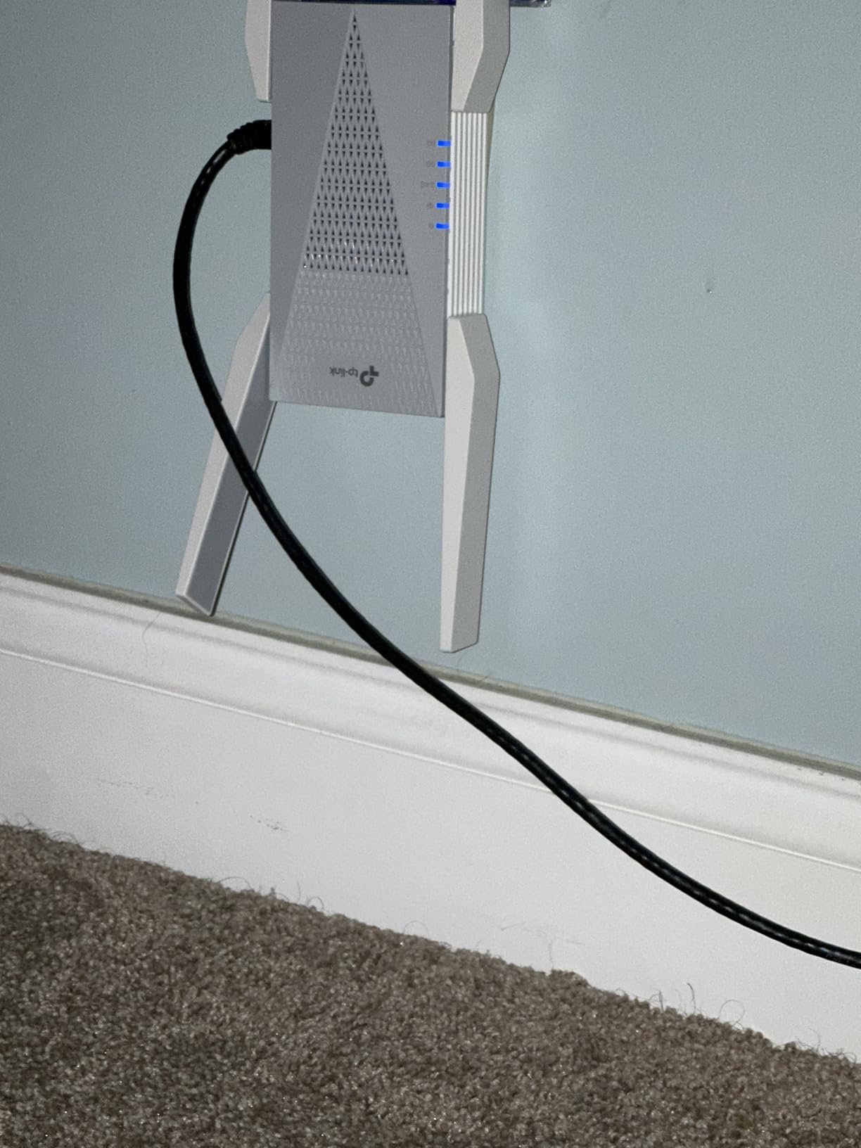 TP-Link RE813XE AXE5400 Wi-Fi 6E Range Extender w/Ethernet Port | 5.4 Gbps Tri-Band Wireless Repeater Amplifier | Up to 2800 Sq. Ft., 96 Devices | 6 GHz Band, 160 MHz | APP Setup | OneMesh Compatible customer photo 2
