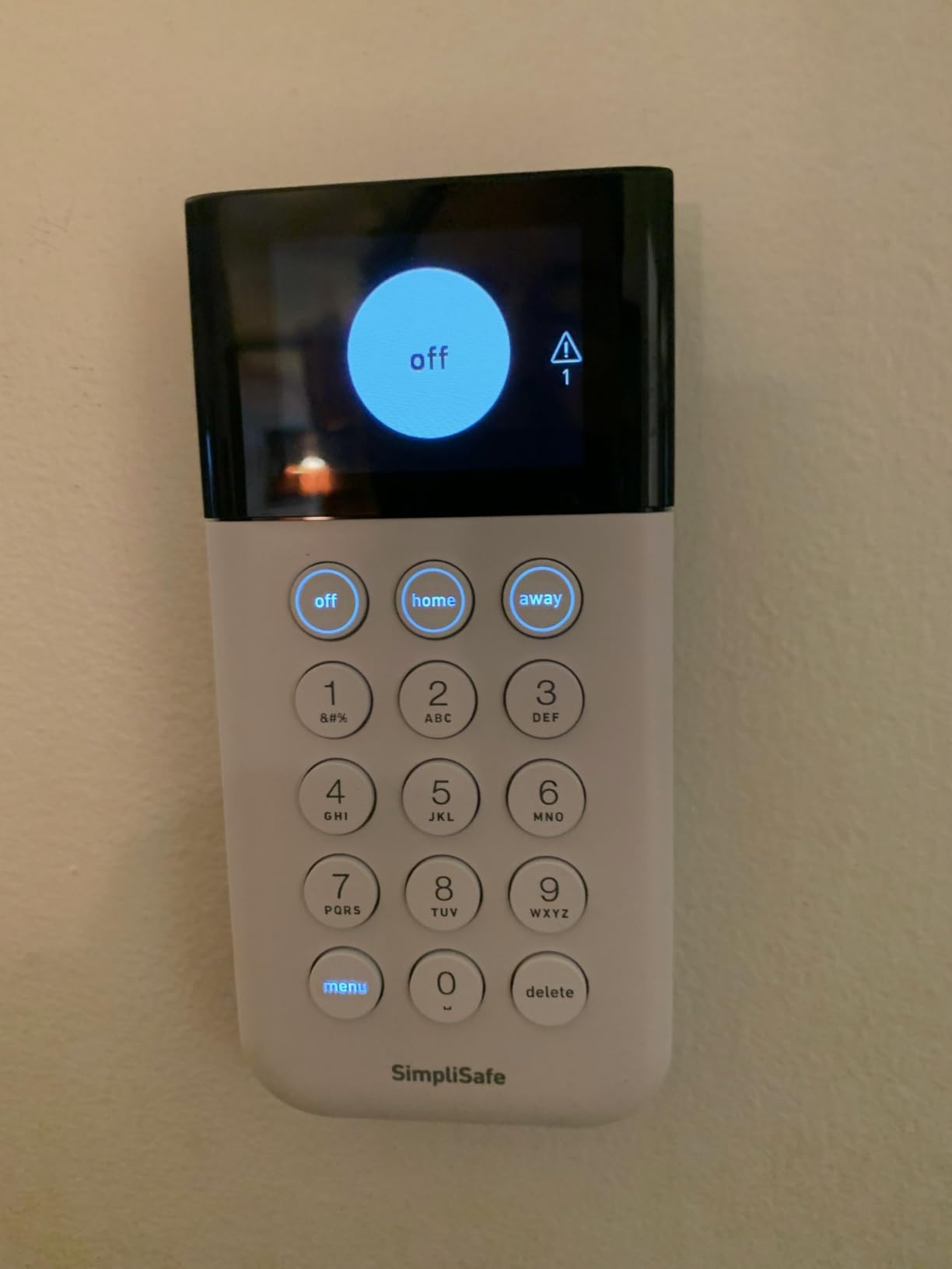 SimpliSafe 6 Piece Wireless Home Security System with Outdoor Camera - Optional 24/7 Professional Monitoring - No Contract - Compatible with Alexa and Google Assistant customer photo 2