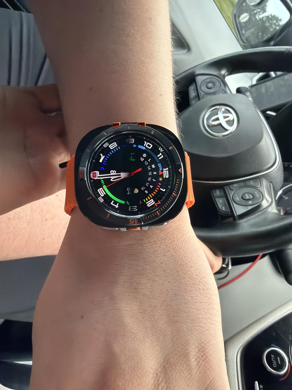 Samsung Galaxy Watch Ultra (2025), Titanium Silver, 47mm LTE Smartwatch customer photo 1