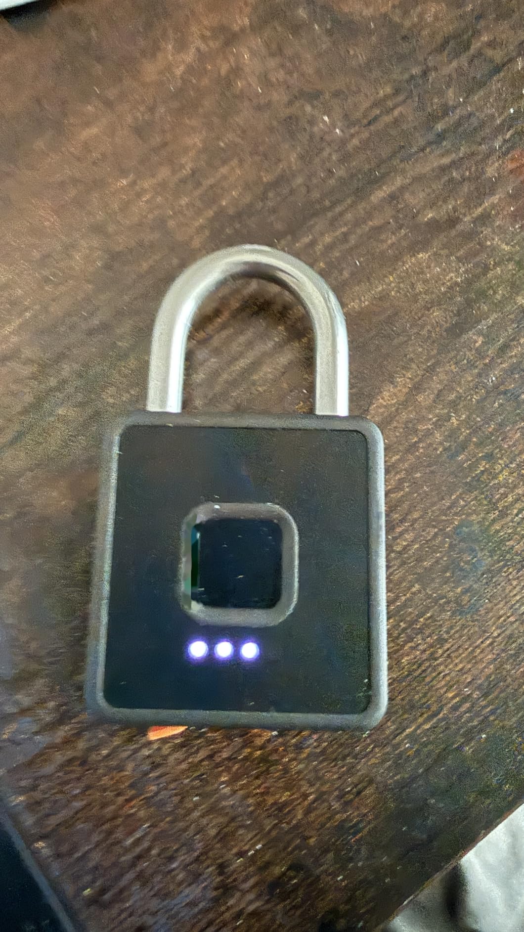 Eseesmart Fingerprint Locker Lock with Code, Combination Padlock Smart Fingerprint Biometric Keyless Combo Lock Waterproof for Outdoor Fence Gate Shed Gym School Locker Storage customer photo 2