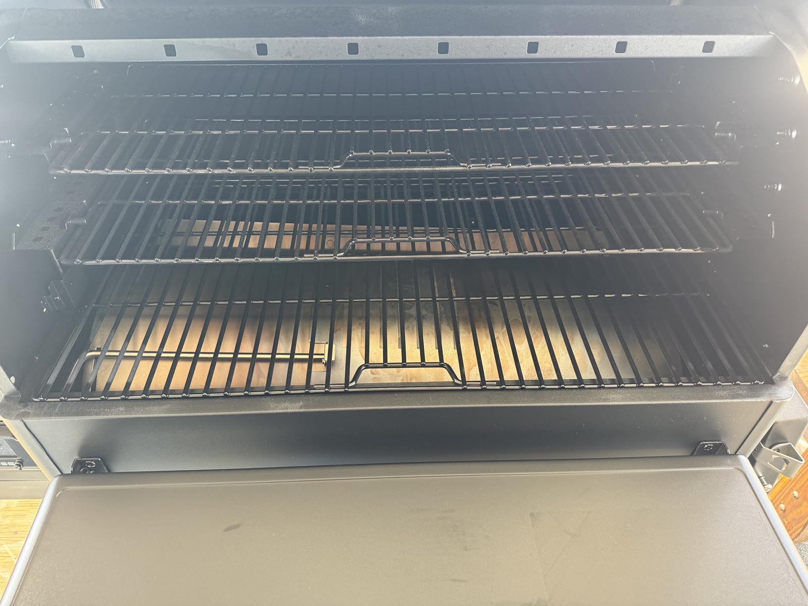 Pit Boss 1600 Navigator Series WiFi & Bluetooth Wood Pellet Grill & Smoker, Flame Broiler and Touchscreen Controller, 1,593-Sq. in. Cook Space, 180°F to 500°F Temp Range, Meat Probe, 30 lb. Hopper customer photo 1