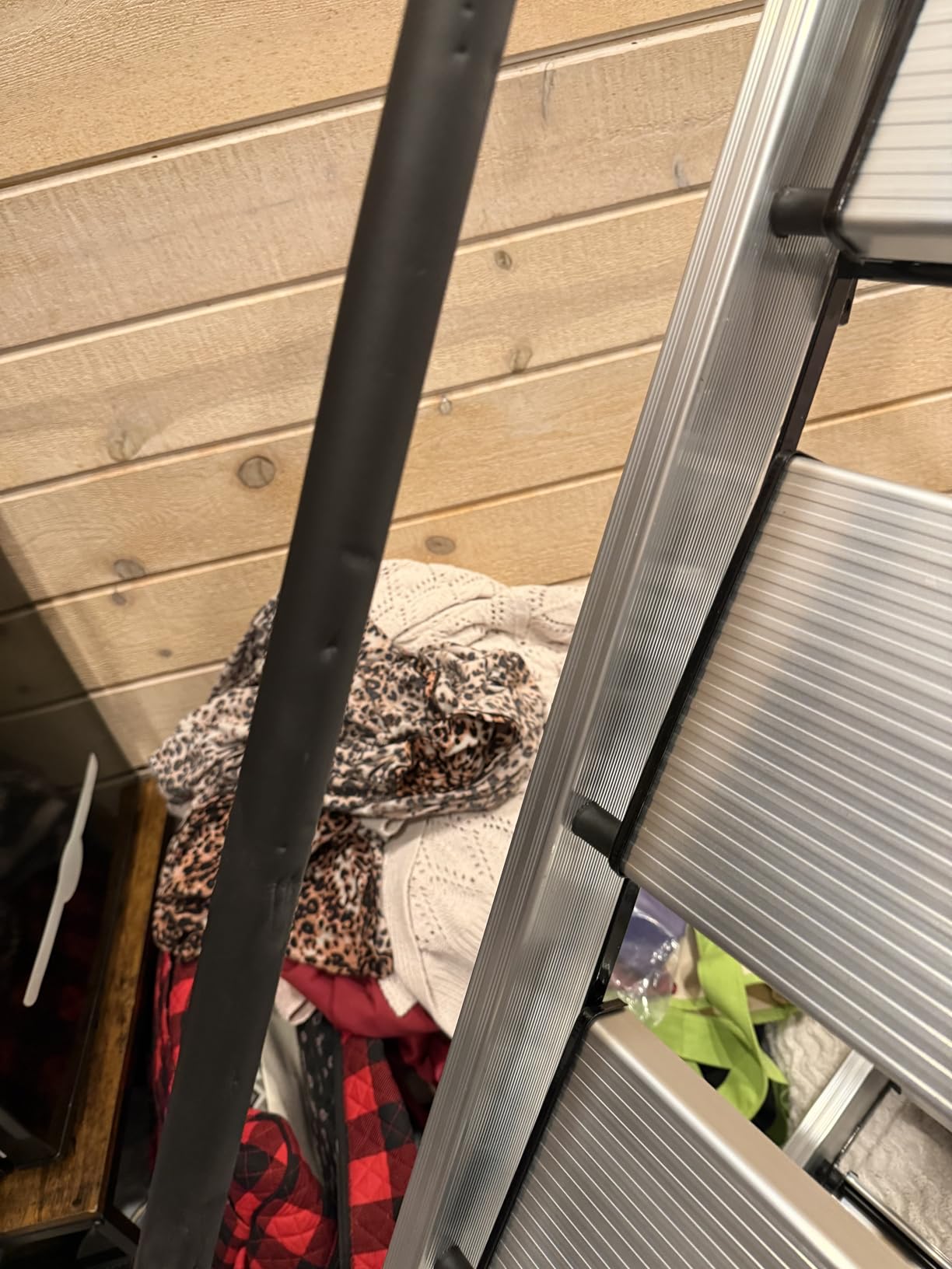 Foldable Loft Ladder with Handrails, Fits 6-7.2ft High, Heavy Duty Aluminum Attic Stair with Adjustable Anti-Slip Pedal, 8 Step Garage Ladders for Small Opening, Load 330 lbs customer photo 2