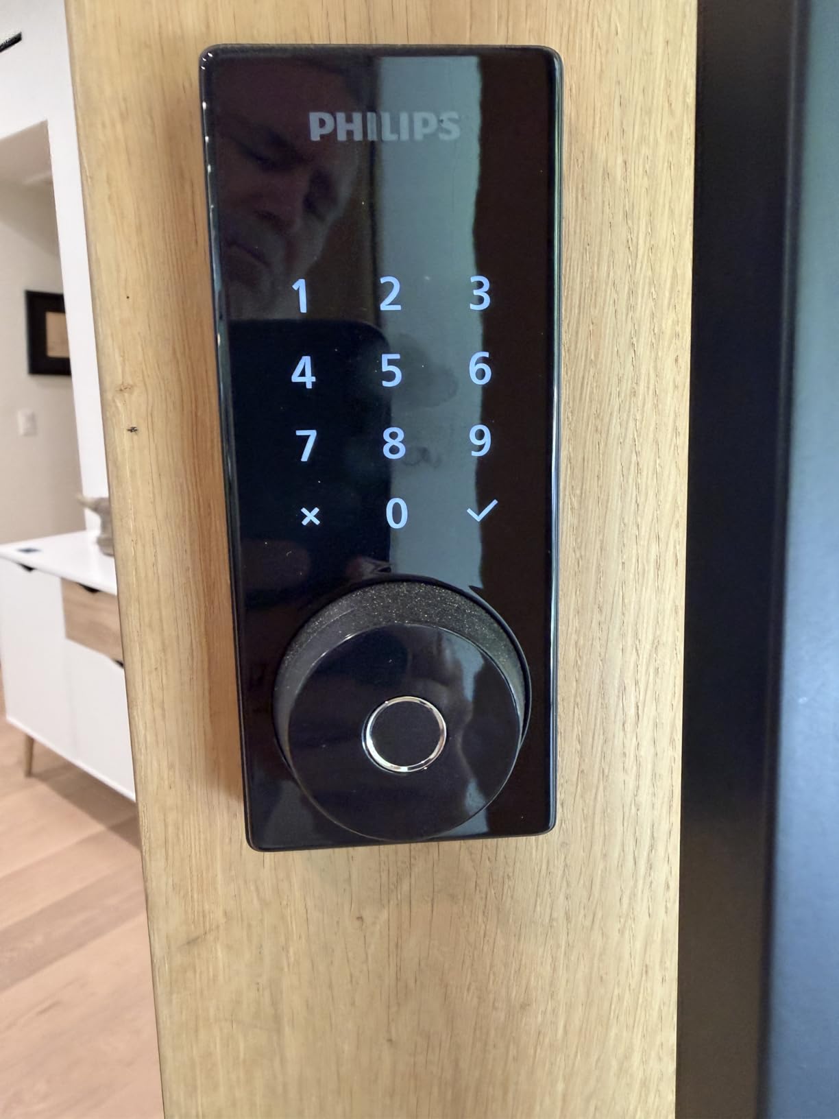 Philips Wi-Fi Smart Deadbolt Lock with 2 Handle, Keypad Front Door Lock Set | Code / Fingerprint / APP Unlock, Remote Access, Alexa Google Voice Unlock, Auto Lock, Built in WiF, Backlit Touchscreen customer photo 2