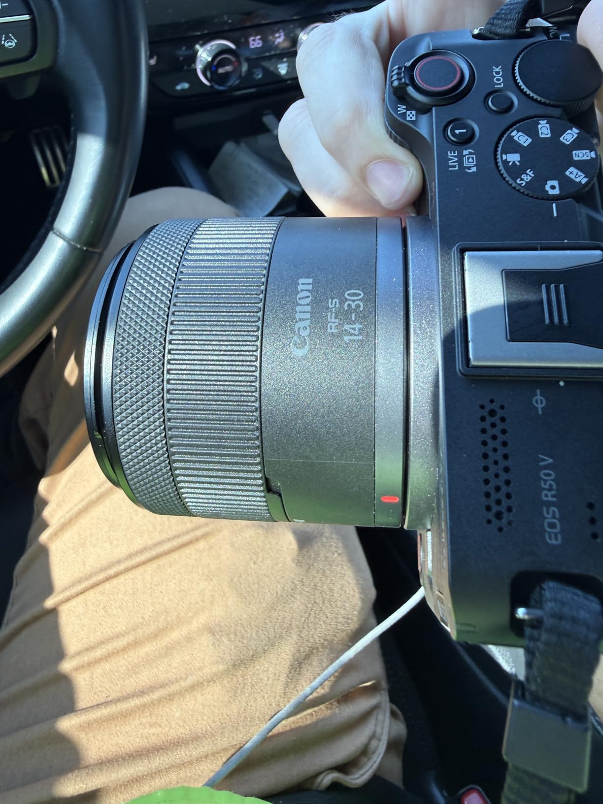 Canon EOS R50 V Mirrorless Camera with 14-30mm Lens Bundle, 4K Video, Dual Pixel Autofocus, Flip Screen for Vlogging & Content Creation customer photo 2