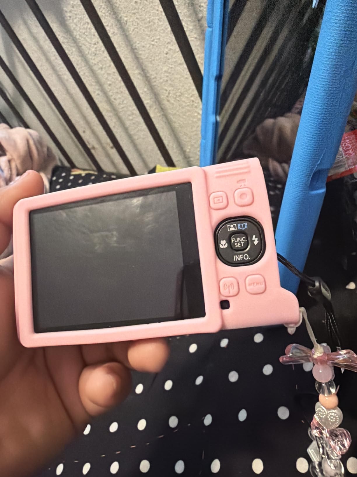 Canon PowerShot ELPH 360 HS A Black customer photo 2