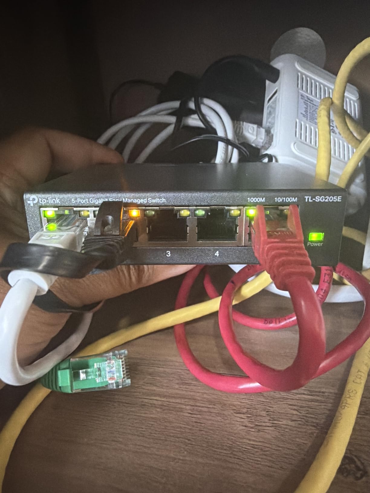 TP-Link TL-SG205E, 5 Port Gigabit Easy Managed Switch | VLAN, Auto Loop Prevention, IGMP Snooping, Fanless, Durable Metal w/Shielded Ports, Managed by Omada customer photo 2