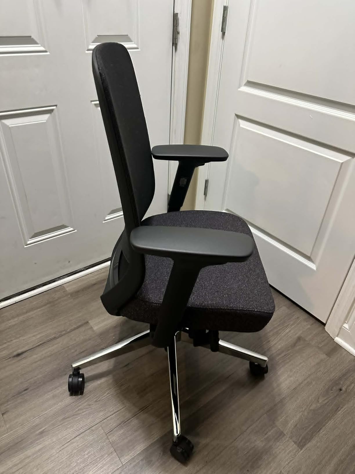 ErgoSift Ergonomic Office Chair with Adjustable Seat Depth, 4D Armrests | Lumbar Support, Extra-Thick Padded Seat, Breathable Mesh Back, 126° Recline, 330 lb Capacity, Black customer photo 2