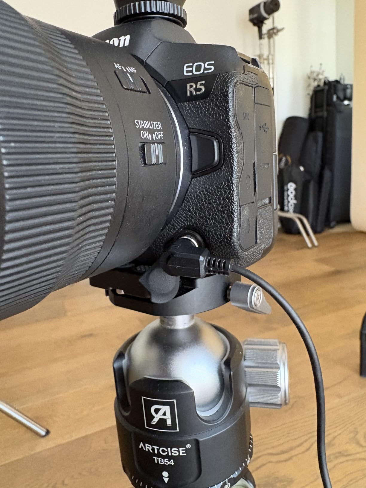 AODELAN USB-C Rechargeable Wireless Camera Remote Shutter Release for Canon | EOS RP R6 Rebel T7 T6 T5 T3 SL2 5D Mark II III IV 6D Mark II 7D Mark II 7D Series 5D Series customer photo 2