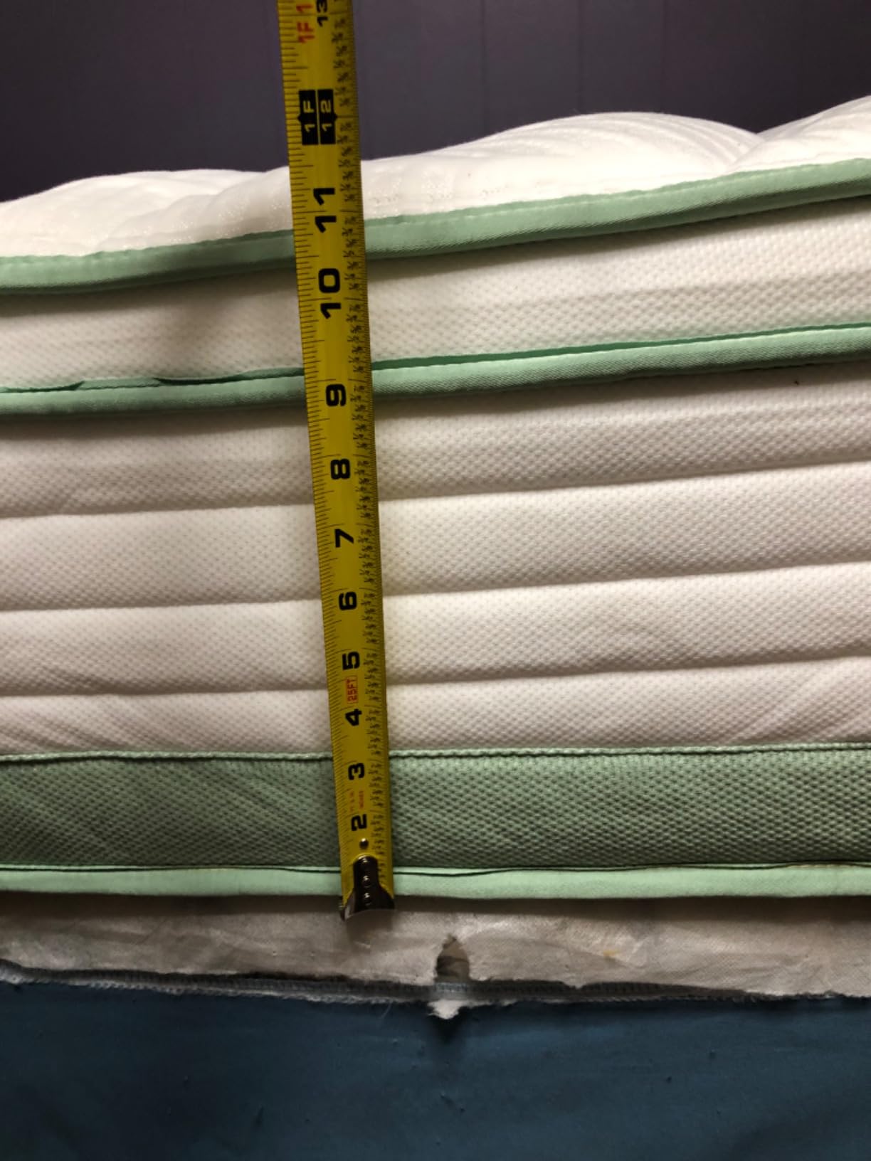 Novilla 12 Inch Queen Size Mattress, Hypoallergenic & Back Pain Relief, Hybrid Queen Mattresses in a Box with Smarts Coils, Fiberglass Free CertiPUR-US Certified Colchones No Box Spring Needed customer photo 2