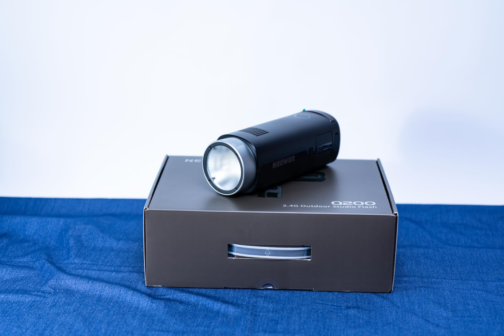 NEEWER 120Ws 2.4G TTL Outdoor Strobe Flash, Compatible with Godox, 1/8000s HSS Portable Studio Monolight with Modeling Light / 3000mAh Battery / 420 Flashes / 1.5s Recycle for Photography, Q120 customer photo 2