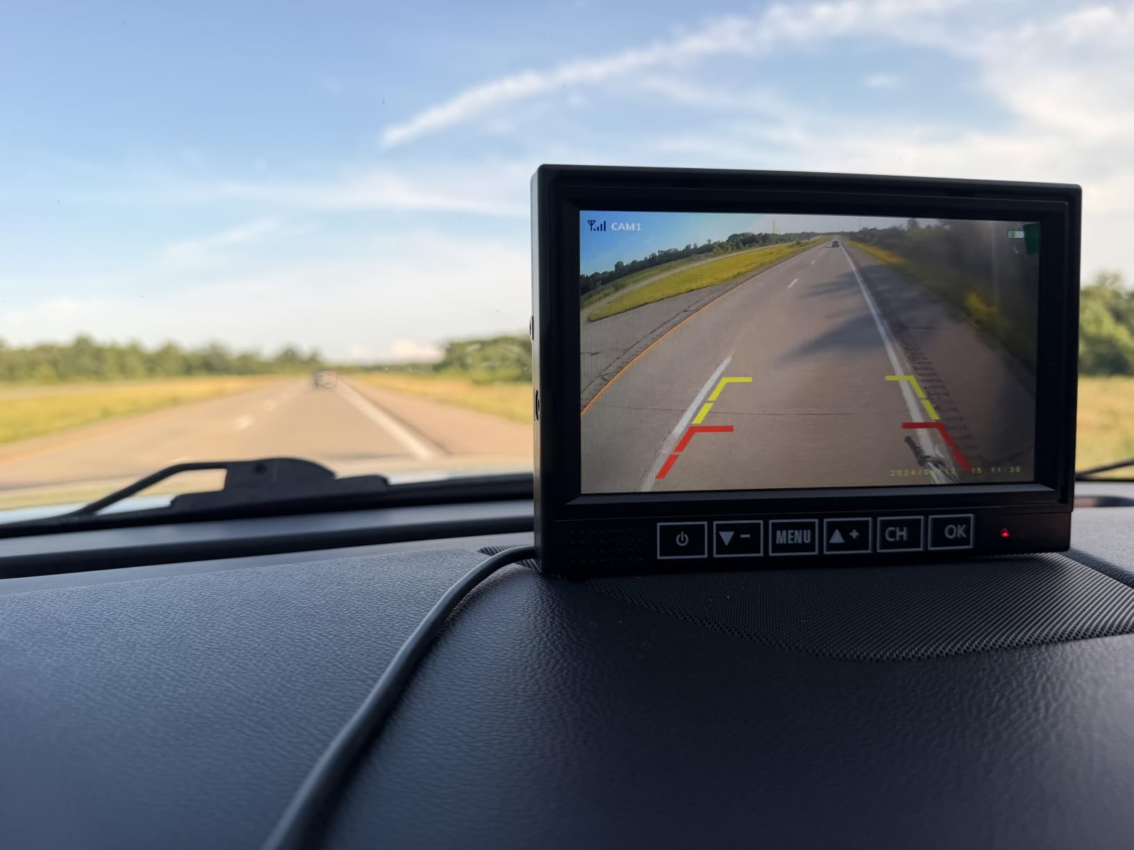 HD 1080P Dual Wireless Backup Camera: 15200mAh Battery Up to 3-Day Trip | 1-Second Magnetic Easy Install Solar RV Backup Camera with 7.2-inch Split-Screen DVR Monitor for RV Camping & Travel Trailers customer photo 2