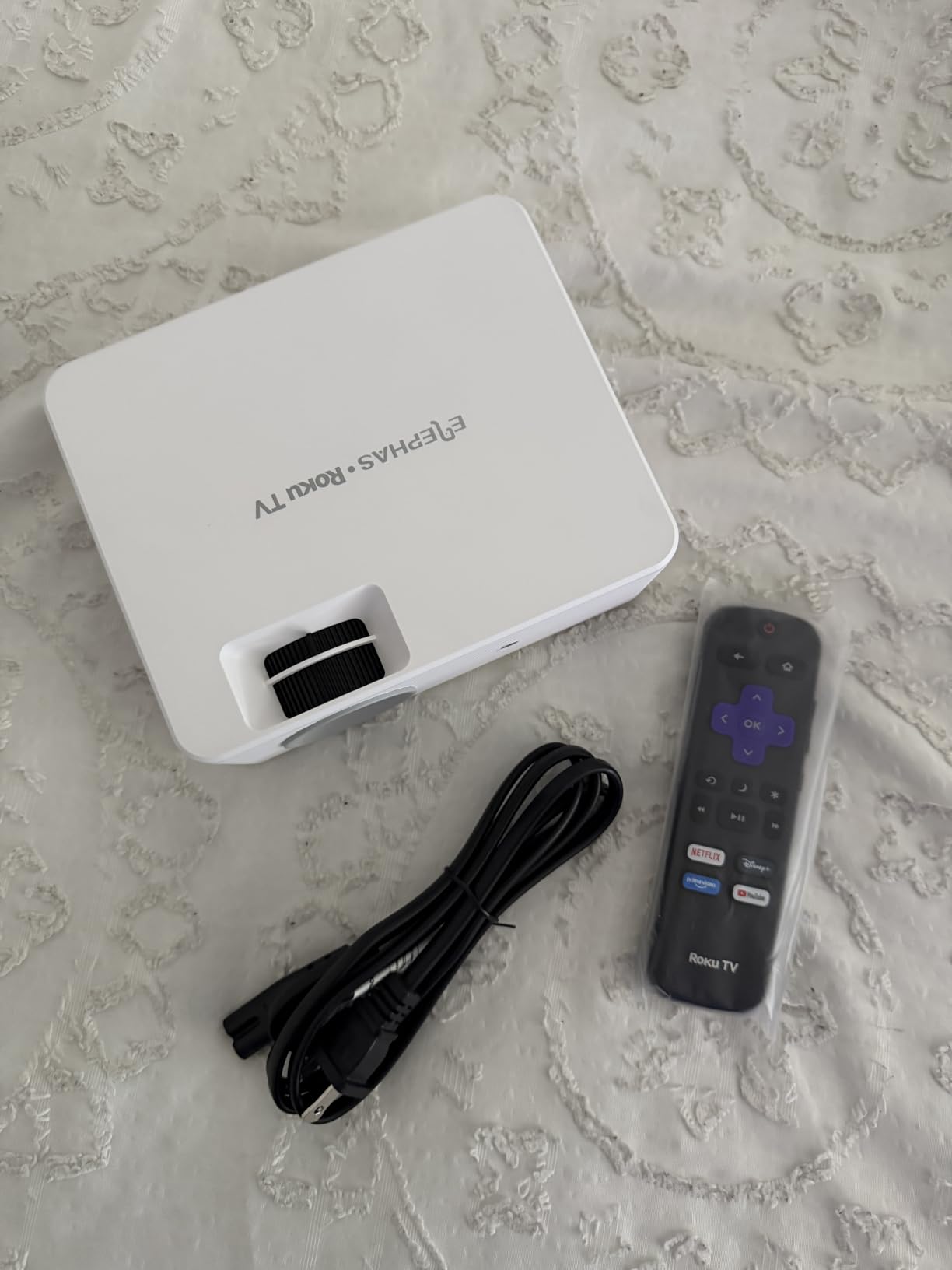 ELEPHAS Roku TV Smart Projector with Wi-Fi and Bluetooth customer photo 2