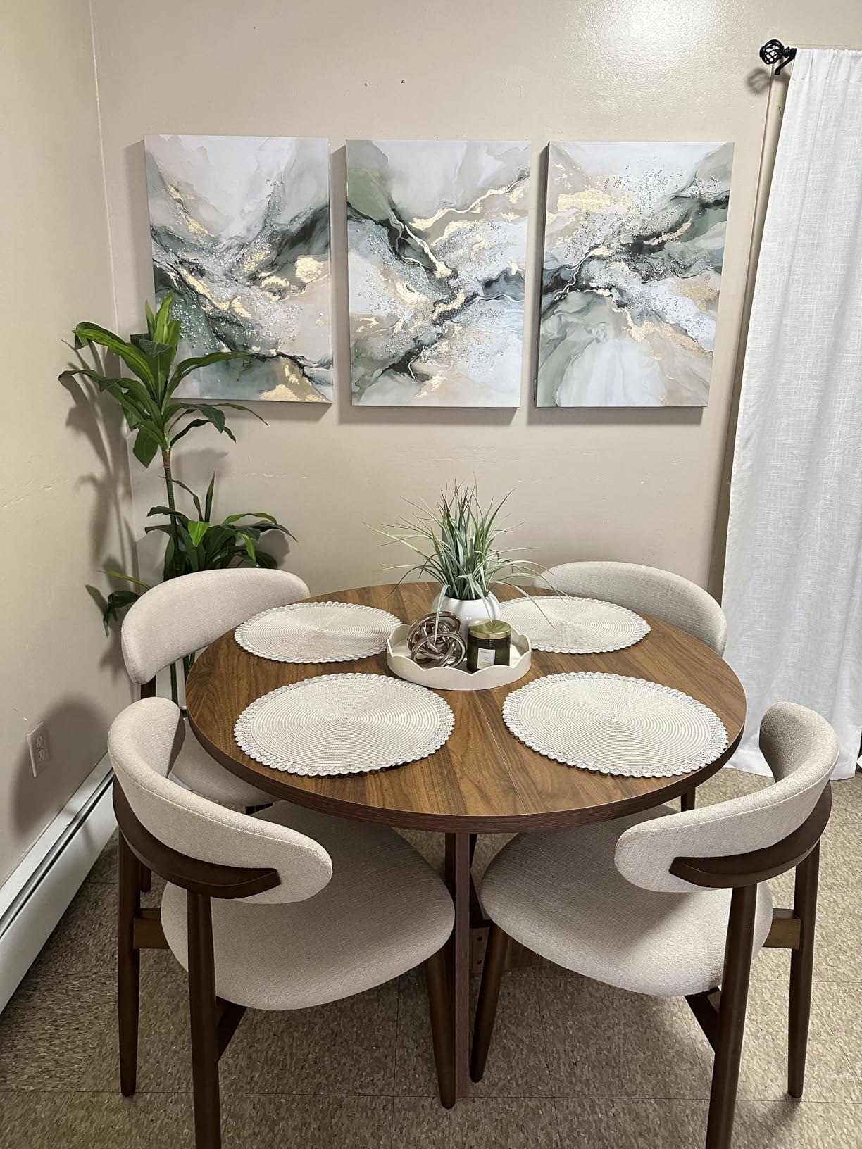 Round Dining Table for 4, 43.3-Inch Faux Marble Kitchen Table, Modern Circle Dinner Table with Metal Base for Dining Room, Kitchen, Breakfast Nook, Apartment, Small Spaces, White and Gold customer photo 2