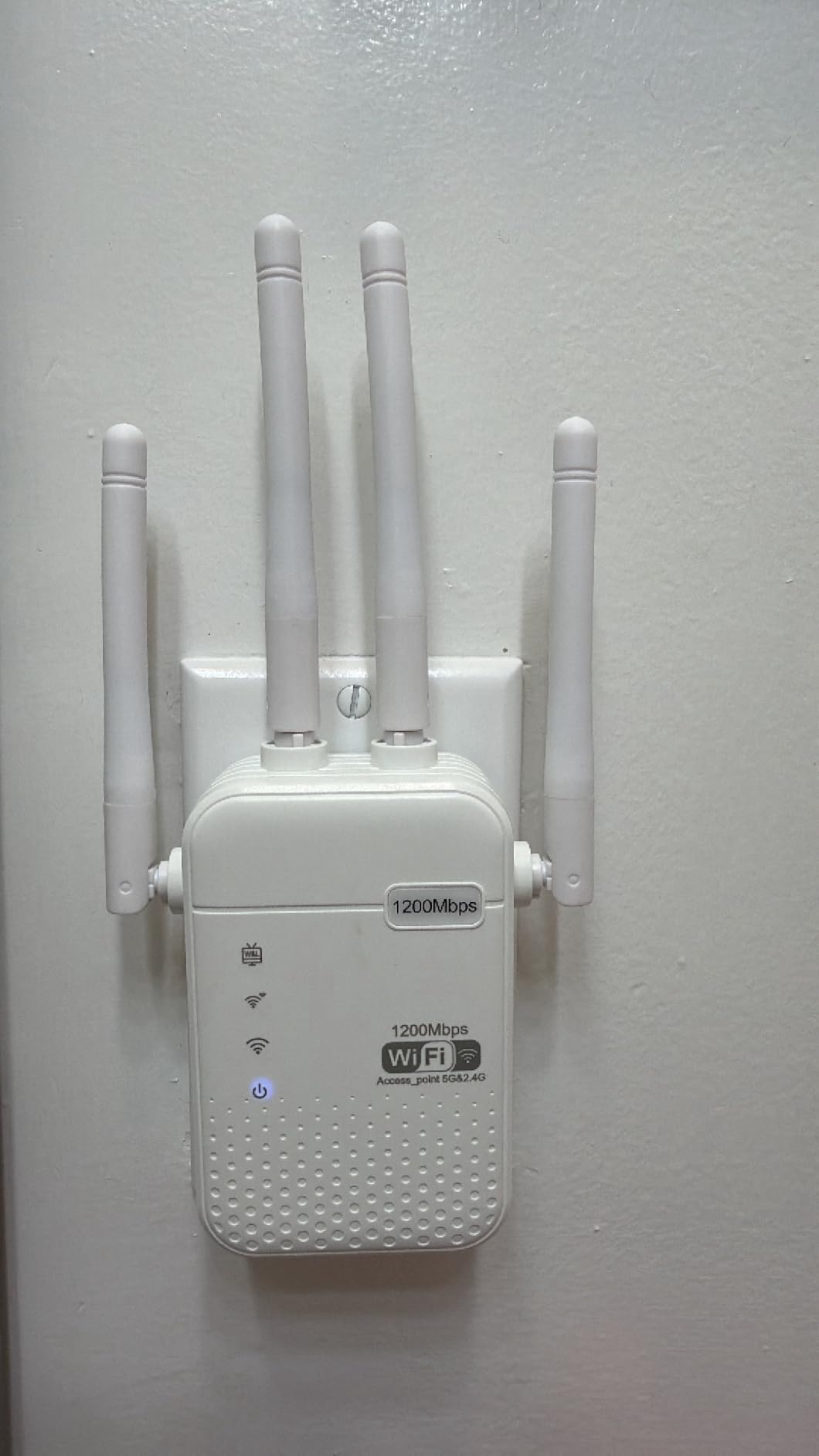 WiFi Extender Signal Booster, 1200Mbps Dual Band 2.4G & 5G 4 High-Gain Antennas, Covers 15000 Sq.Ft Whole Home WiFi Repeater, 90+ Devices for Gaming & Streaming (Bright White) customer photo 1