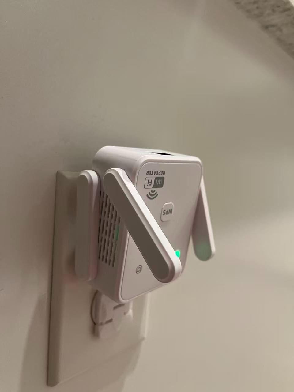 1200Mbps Dual Band WiFi Extender Signal Booster Covers Up to 3600 Sq.ft customer photo 1